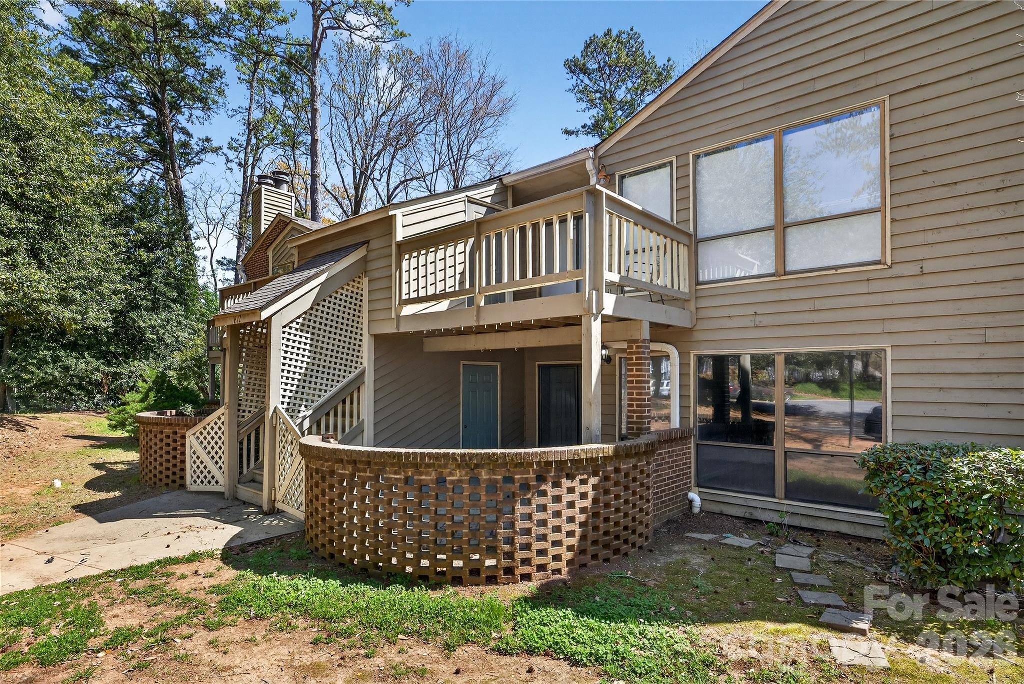 1612 Sharon Road 67 Property Photo 2