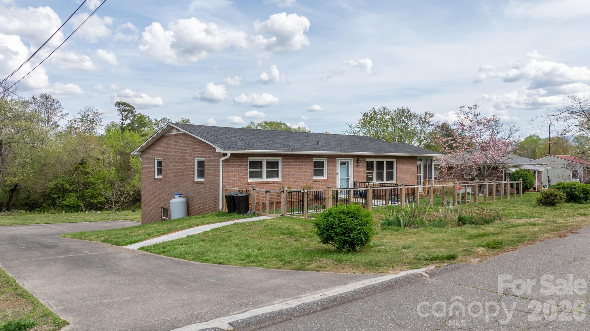 118 Whitley Road Property Photo 1