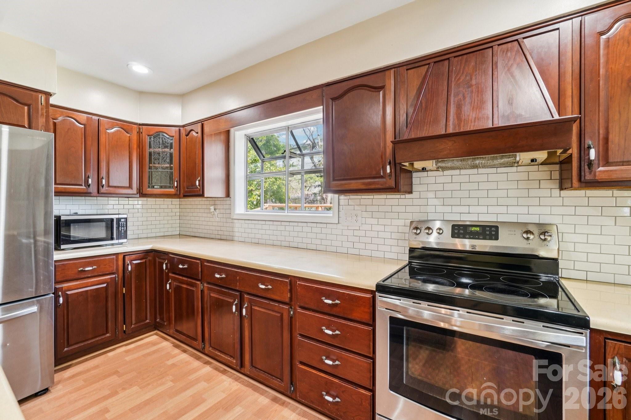 710 Heatherwood Drive Property Photo 8