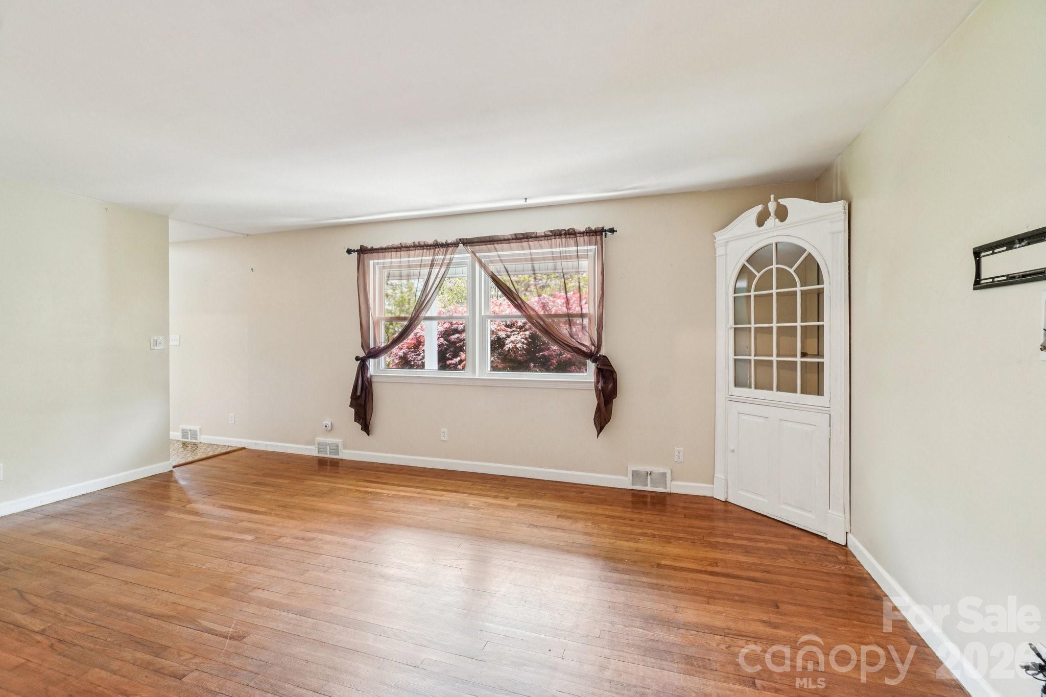 710 Heatherwood Drive Property Photo 11
