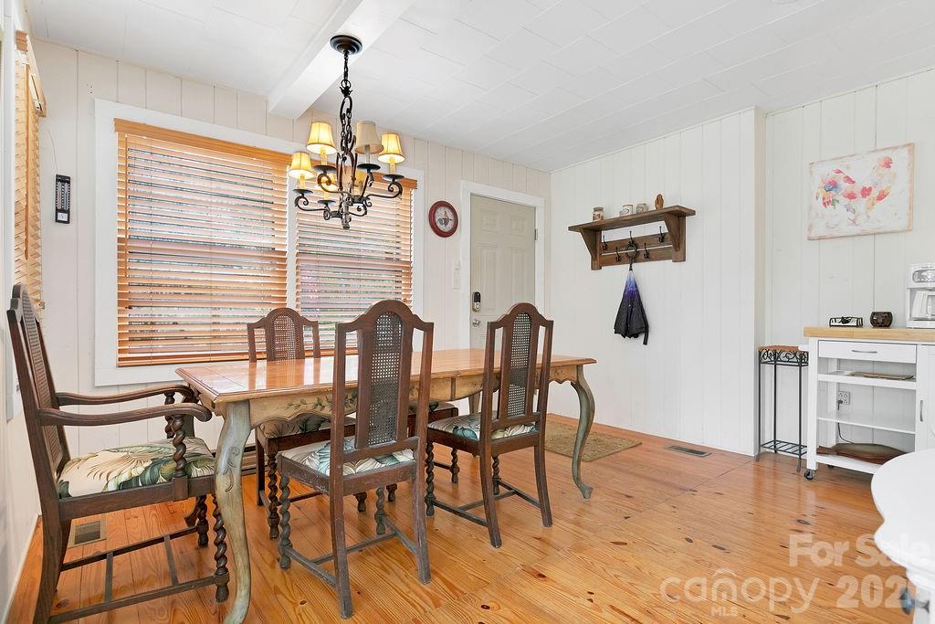 218 Hickory Lane Property Photo 4