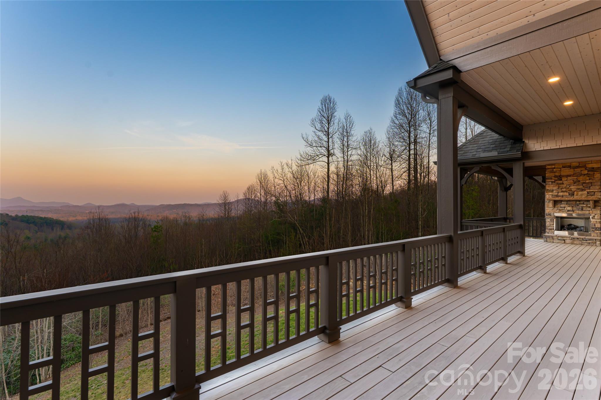 527 Falkirk Way Property Photo 2