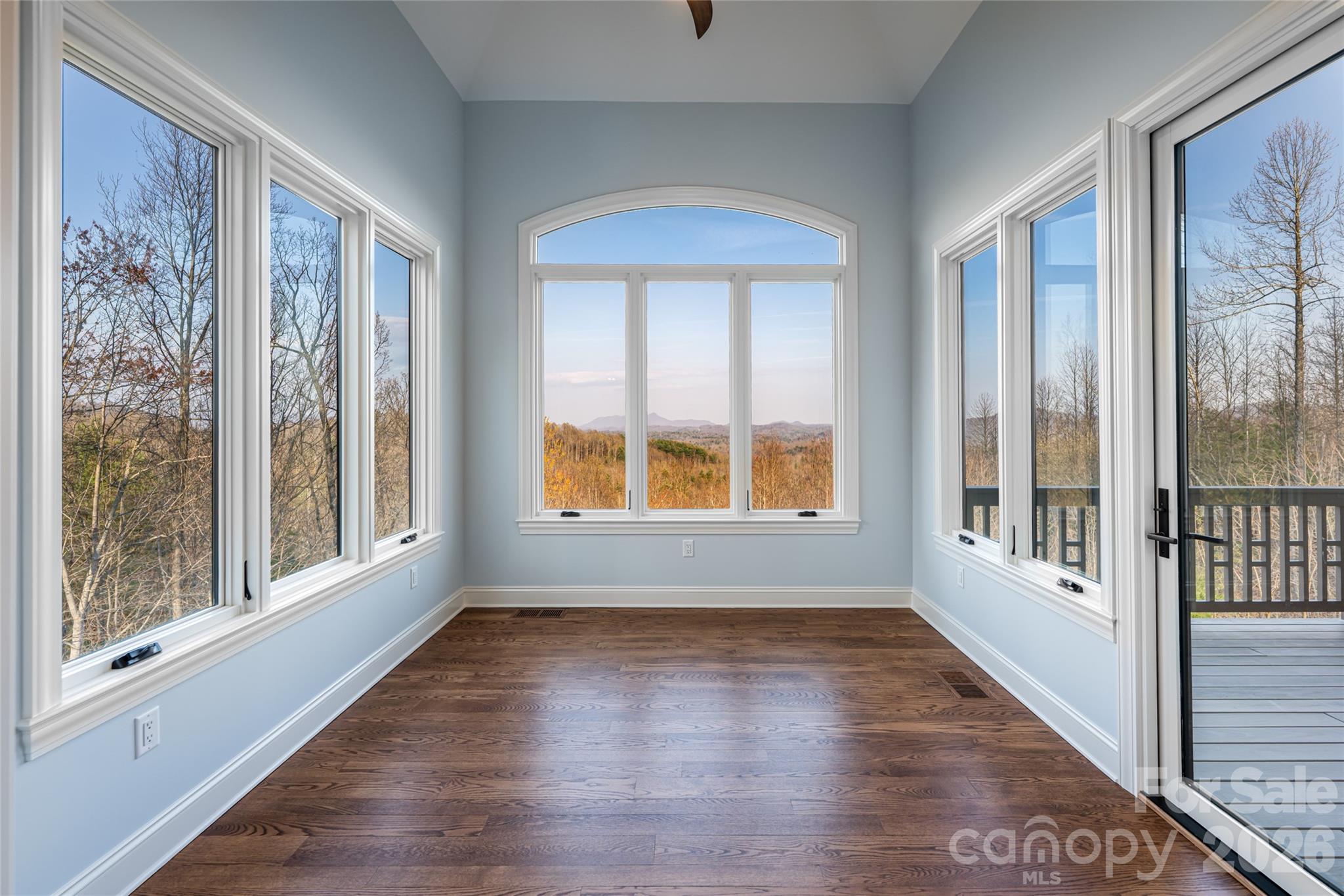527 Falkirk Way Property Photo 24