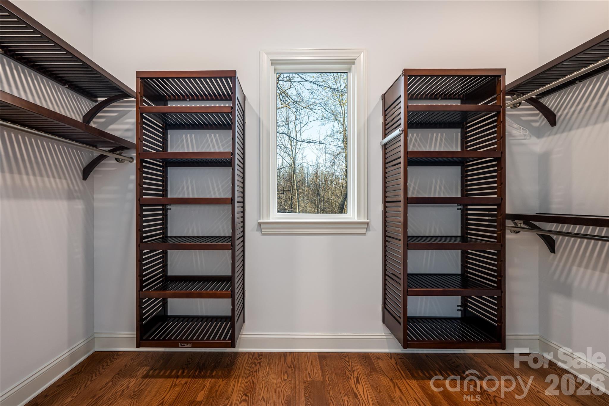527 Falkirk Way Property Photo 28