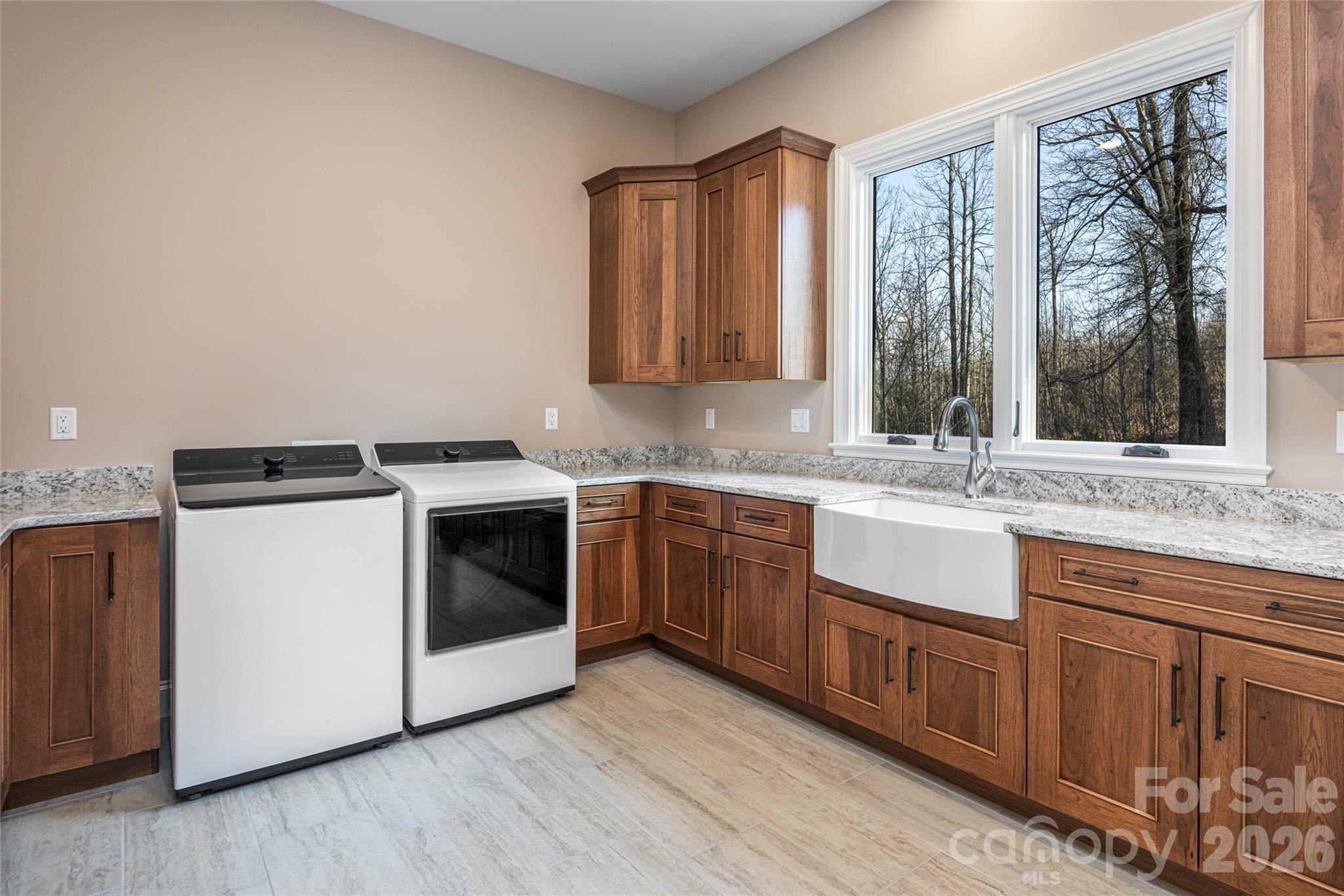527 Falkirk Way Property Photo 30