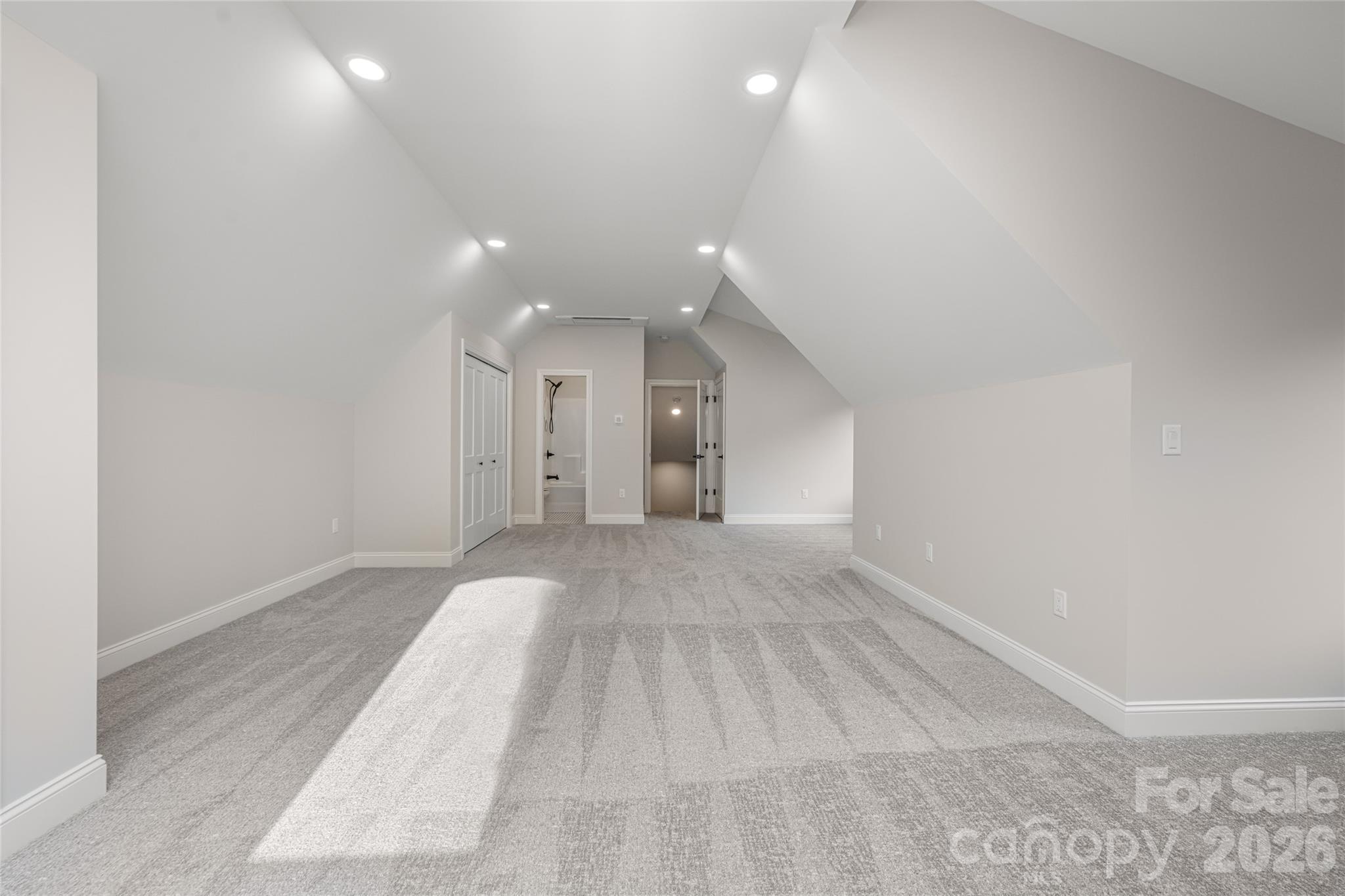 527 Falkirk Way Property Photo 32
