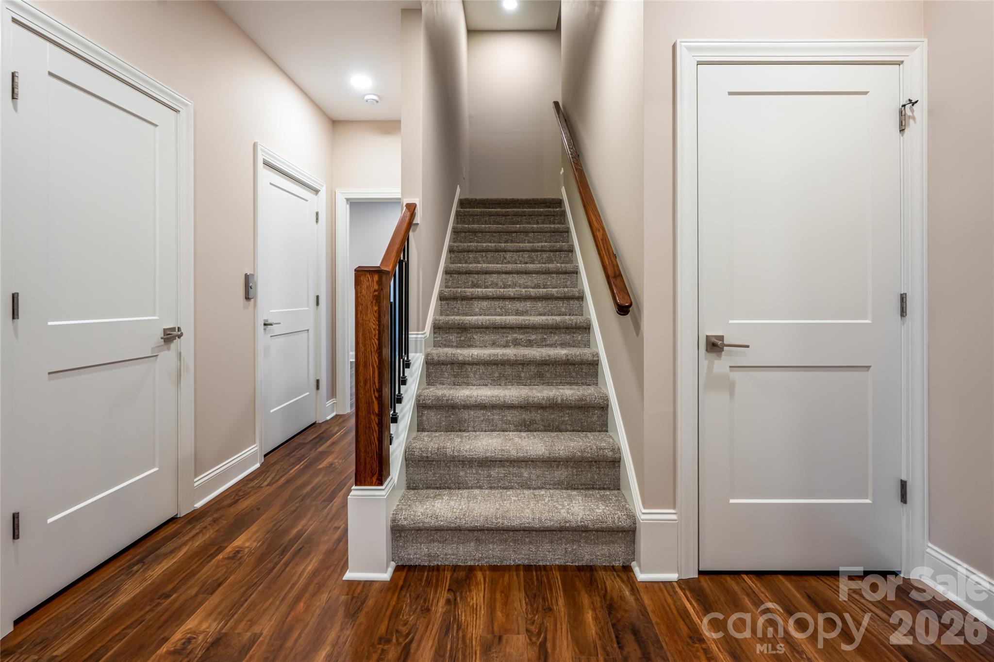 527 Falkirk Way Property Photo 34