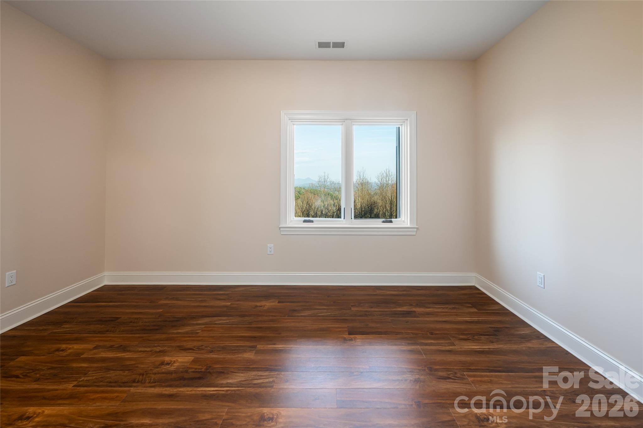 527 Falkirk Way Property Photo 40