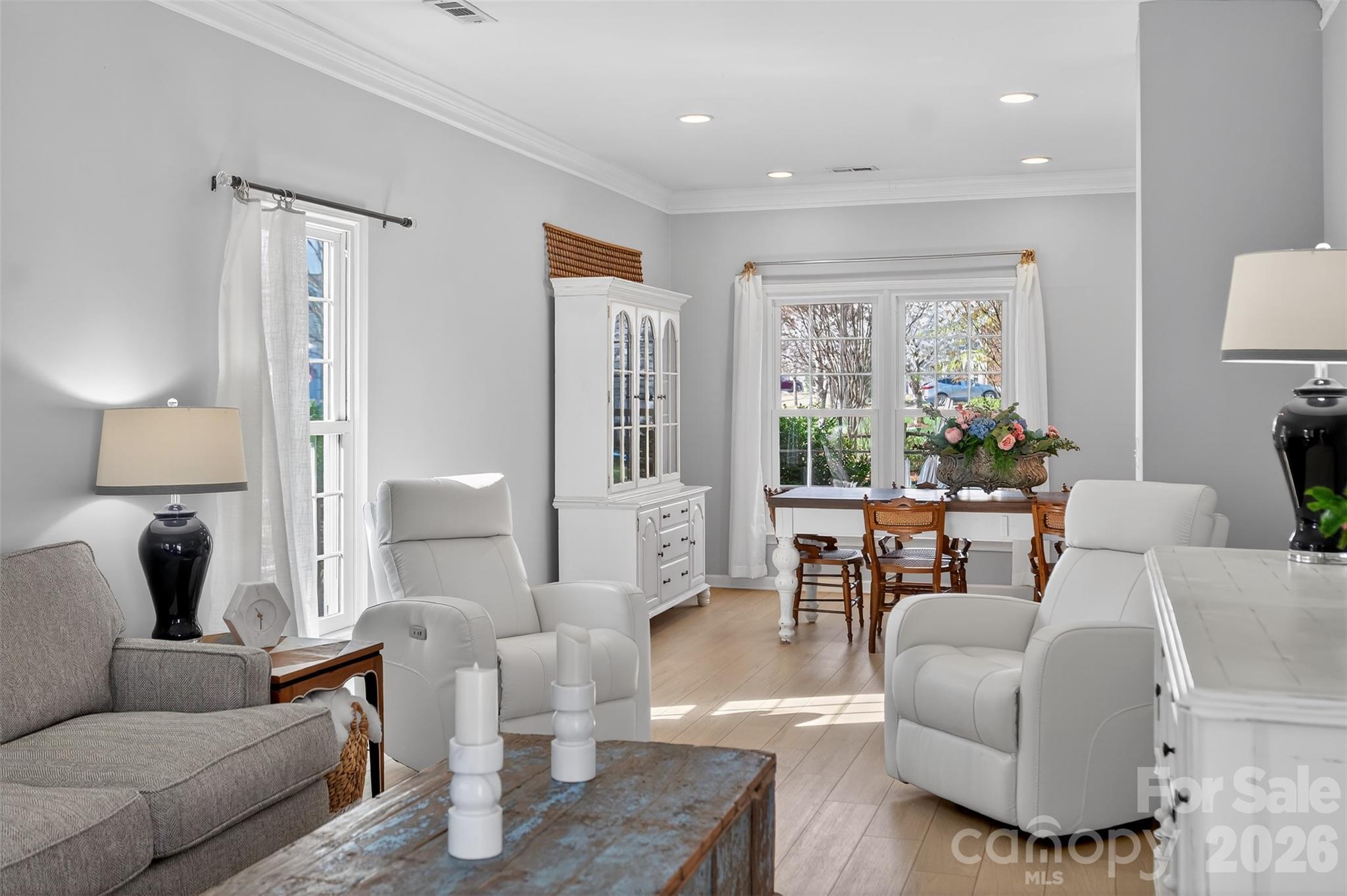 8601 Walsham Drive Property Photo 3