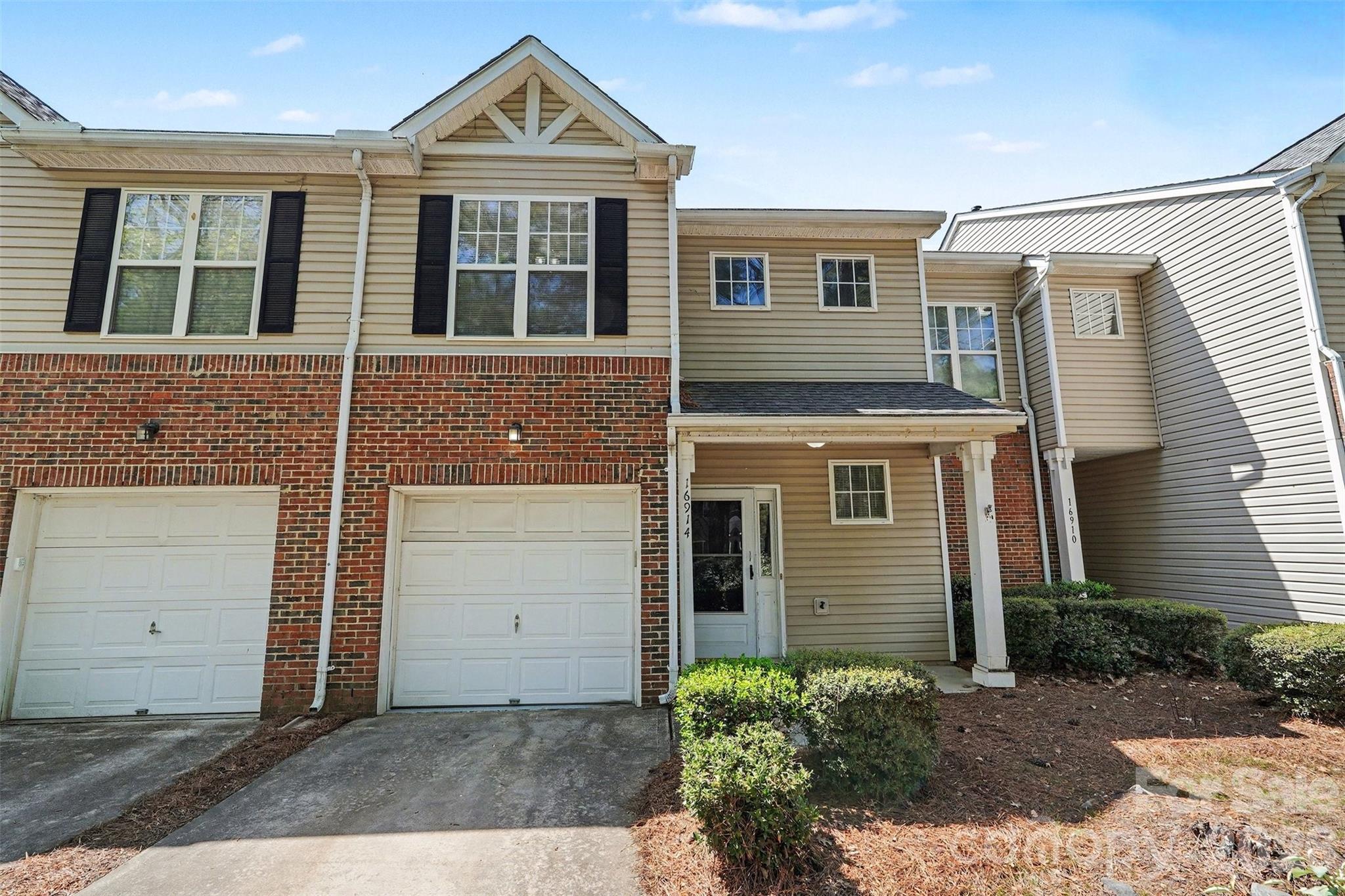 16914 Commons Creek Drive Property Photo 1
