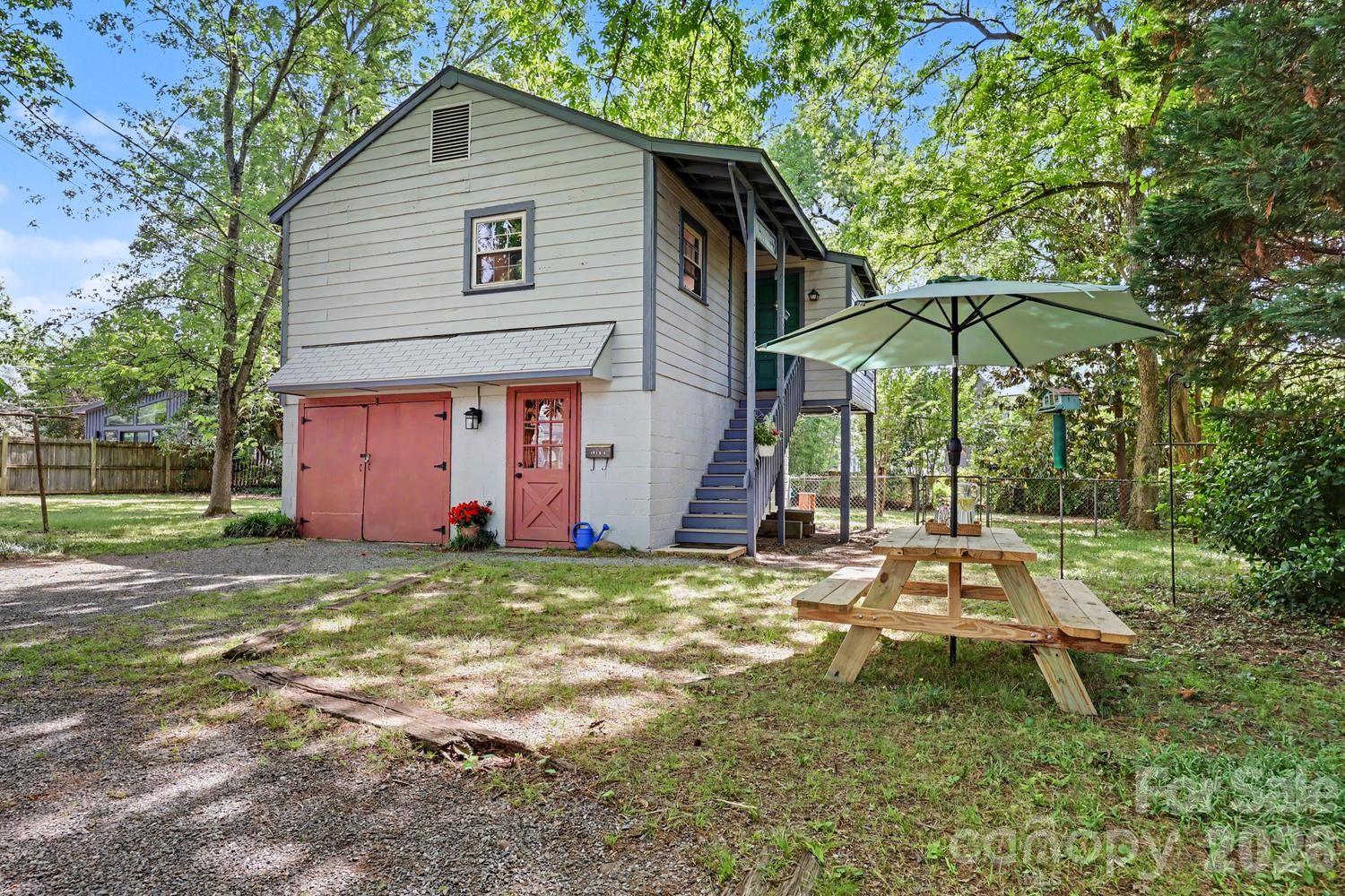 1012 E 35th Street Property Photo 31
