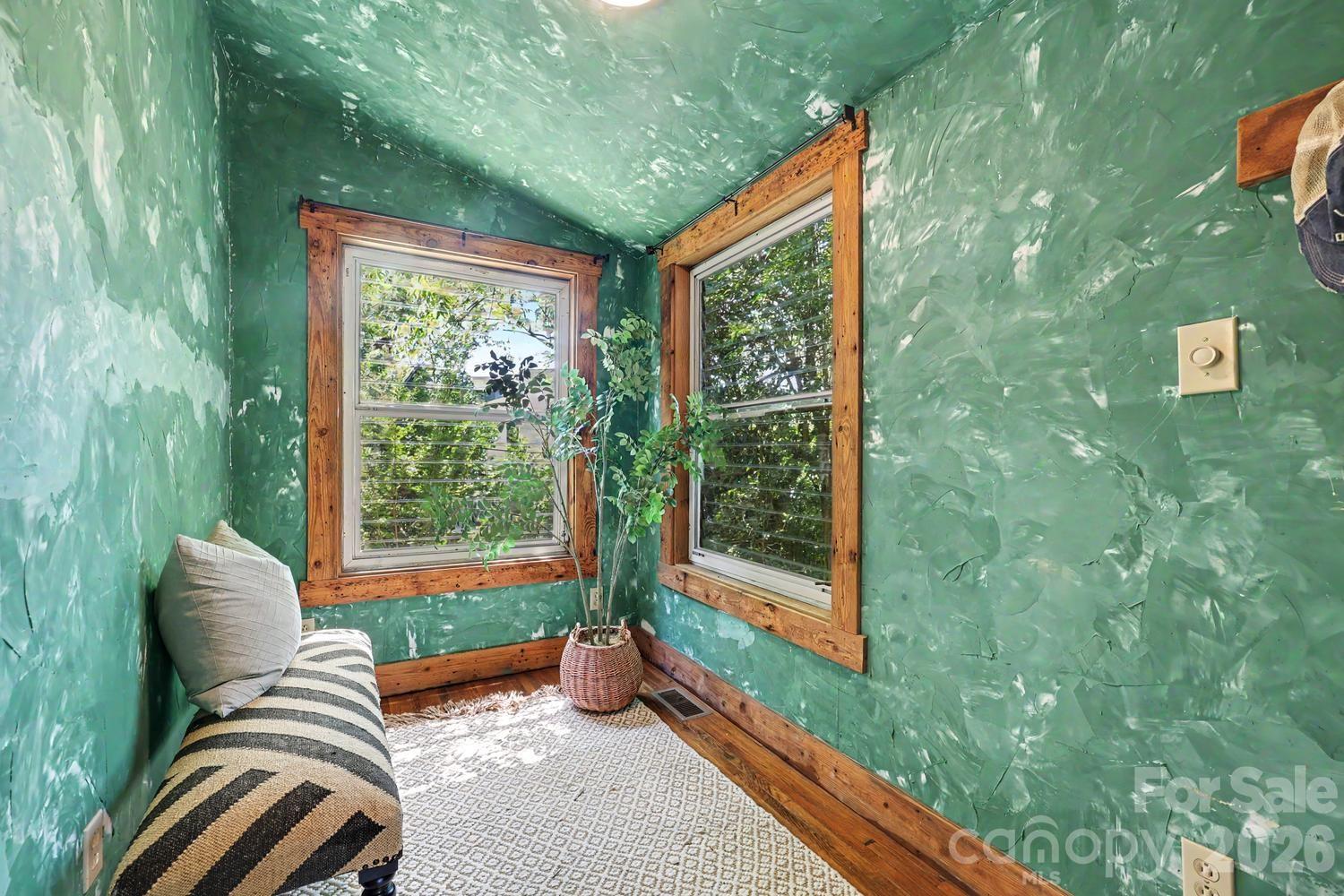 1012 E 35th Street Property Photo 32