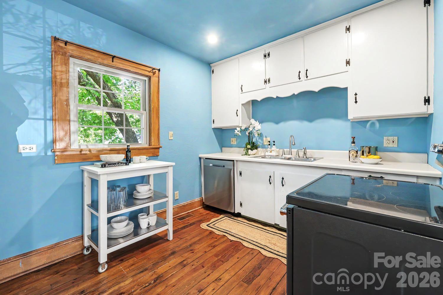 1012 E 35th Street Property Photo 36