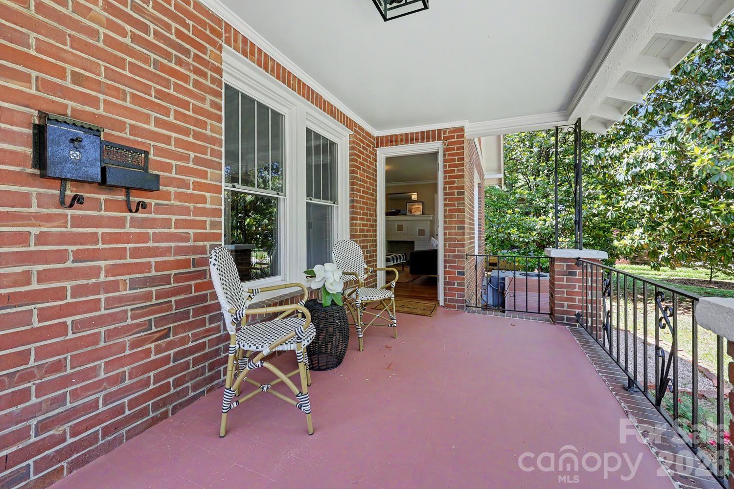 1012 E 35th Street Property Photo 45
