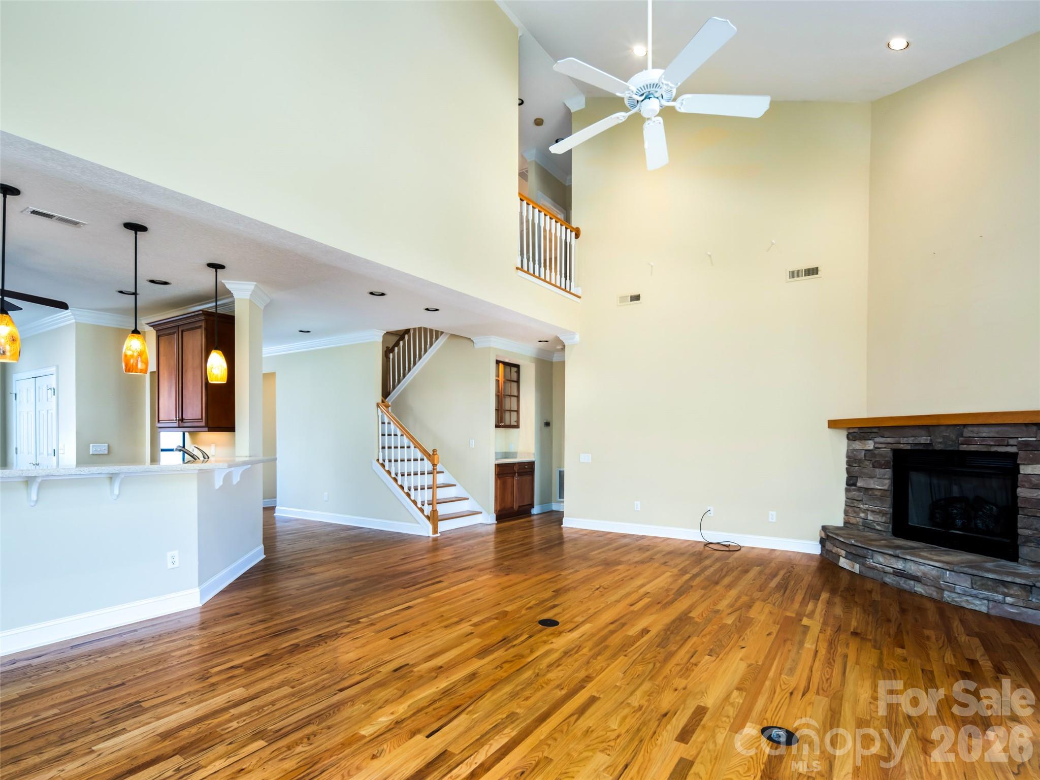 124 Towne Place Drive Property Photo 3