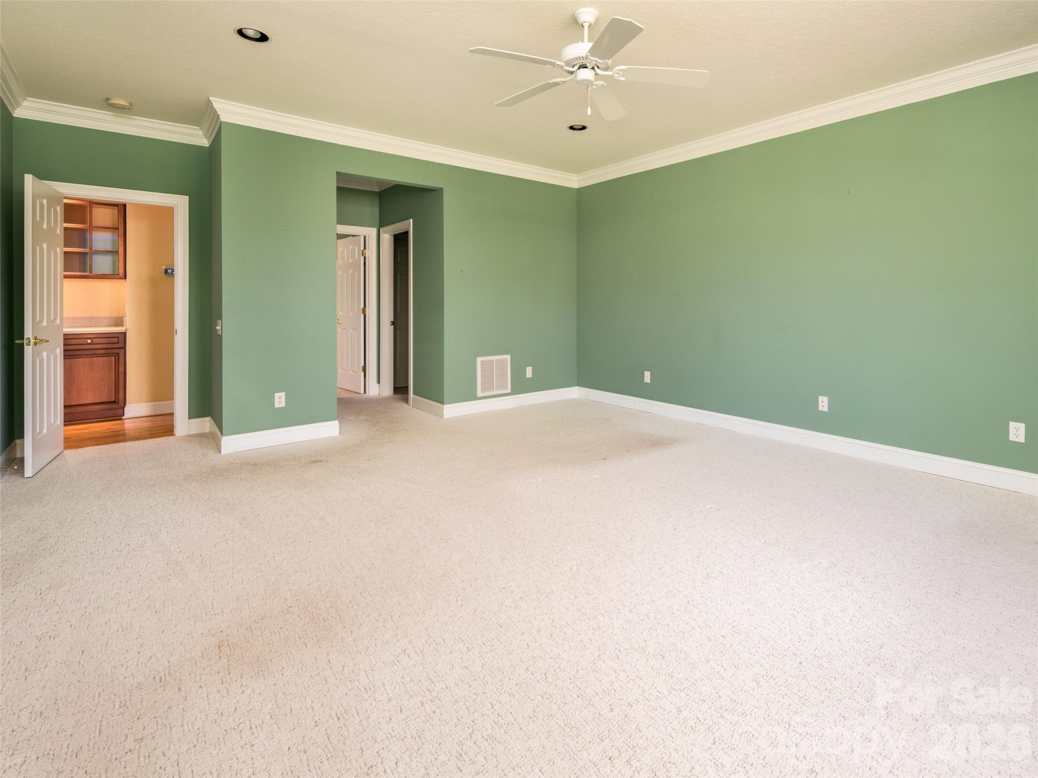 124 Towne Place Drive Property Photo 13