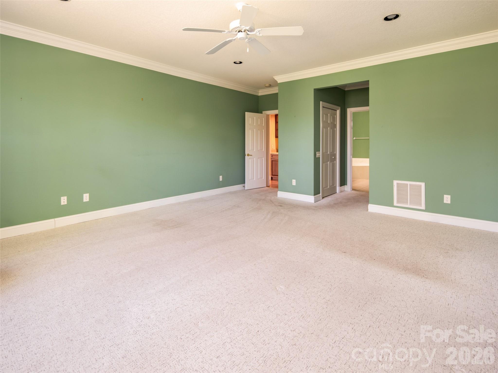 124 Towne Place Drive Property Photo 14