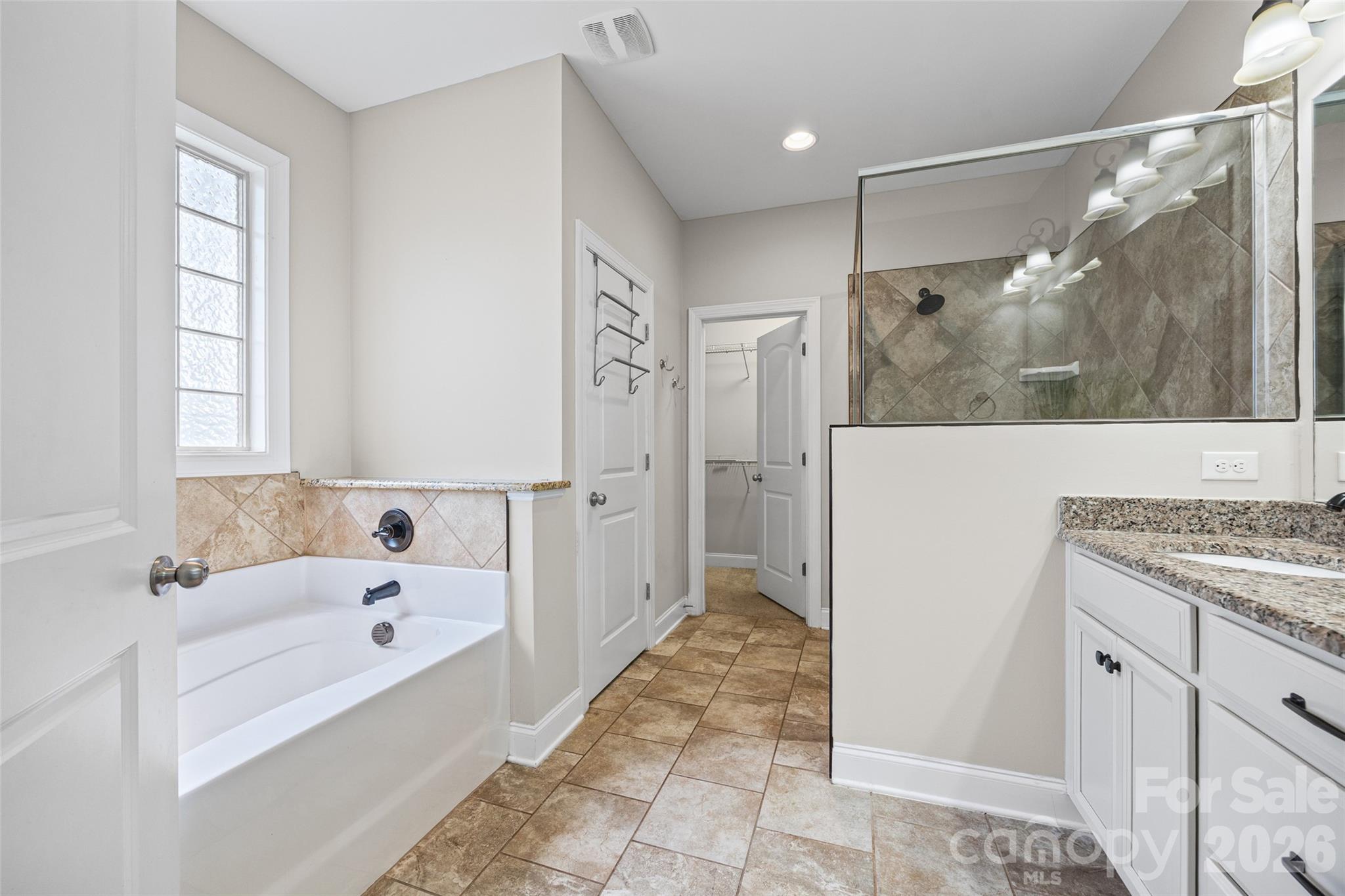 324 Kerrydale Court Property Photo 17