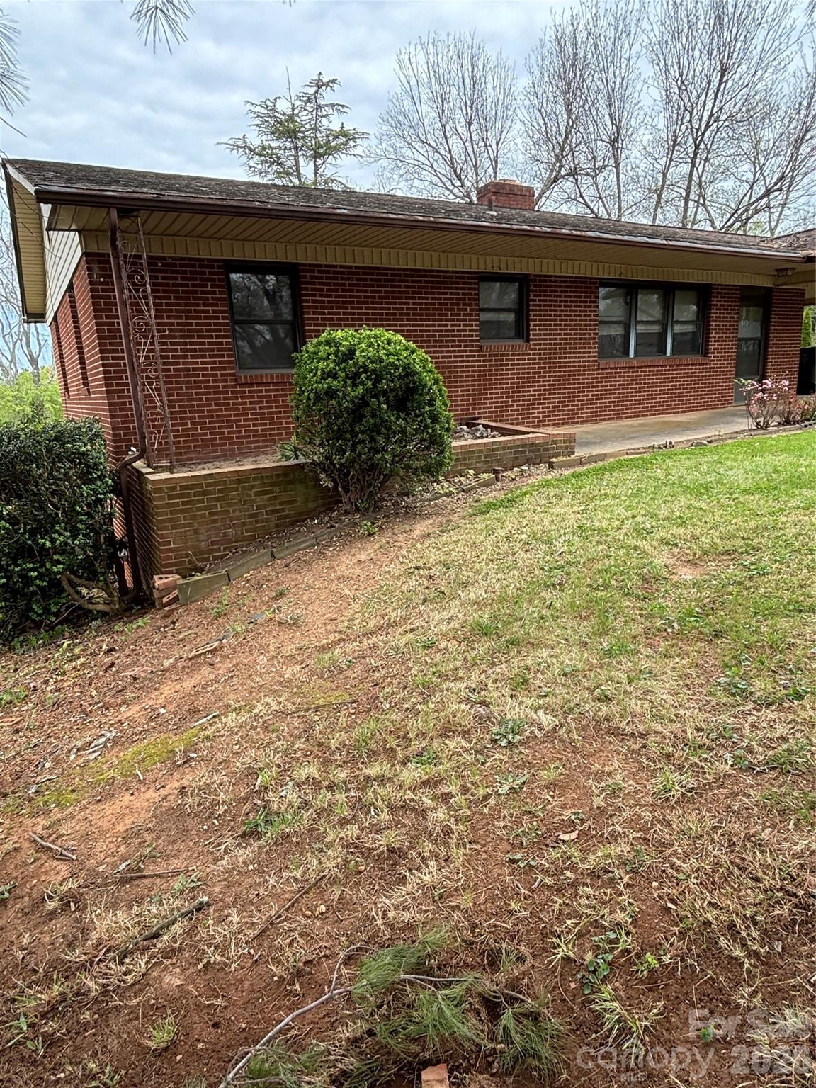 819 N Piedmont Avenue Property Photo 3