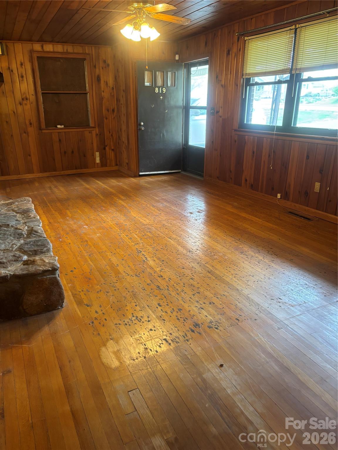 819 N Piedmont Avenue Property Photo 9