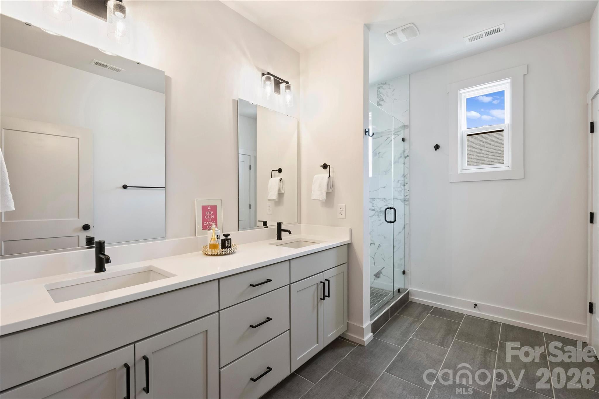 1500 Hawthorne Lane A Property Photo 18