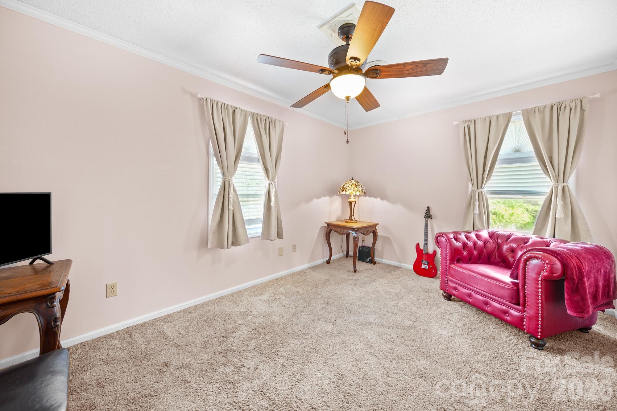 253 Allenton Street Property Photo 11