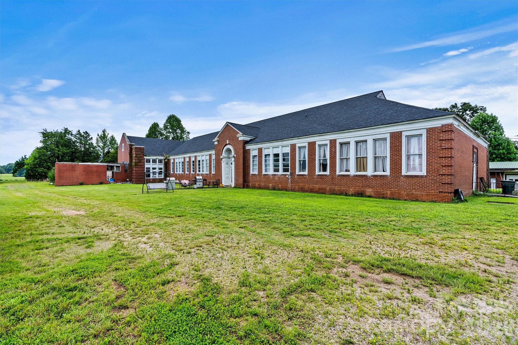 1318 Ostwalt Amity Road Property Photo 2
