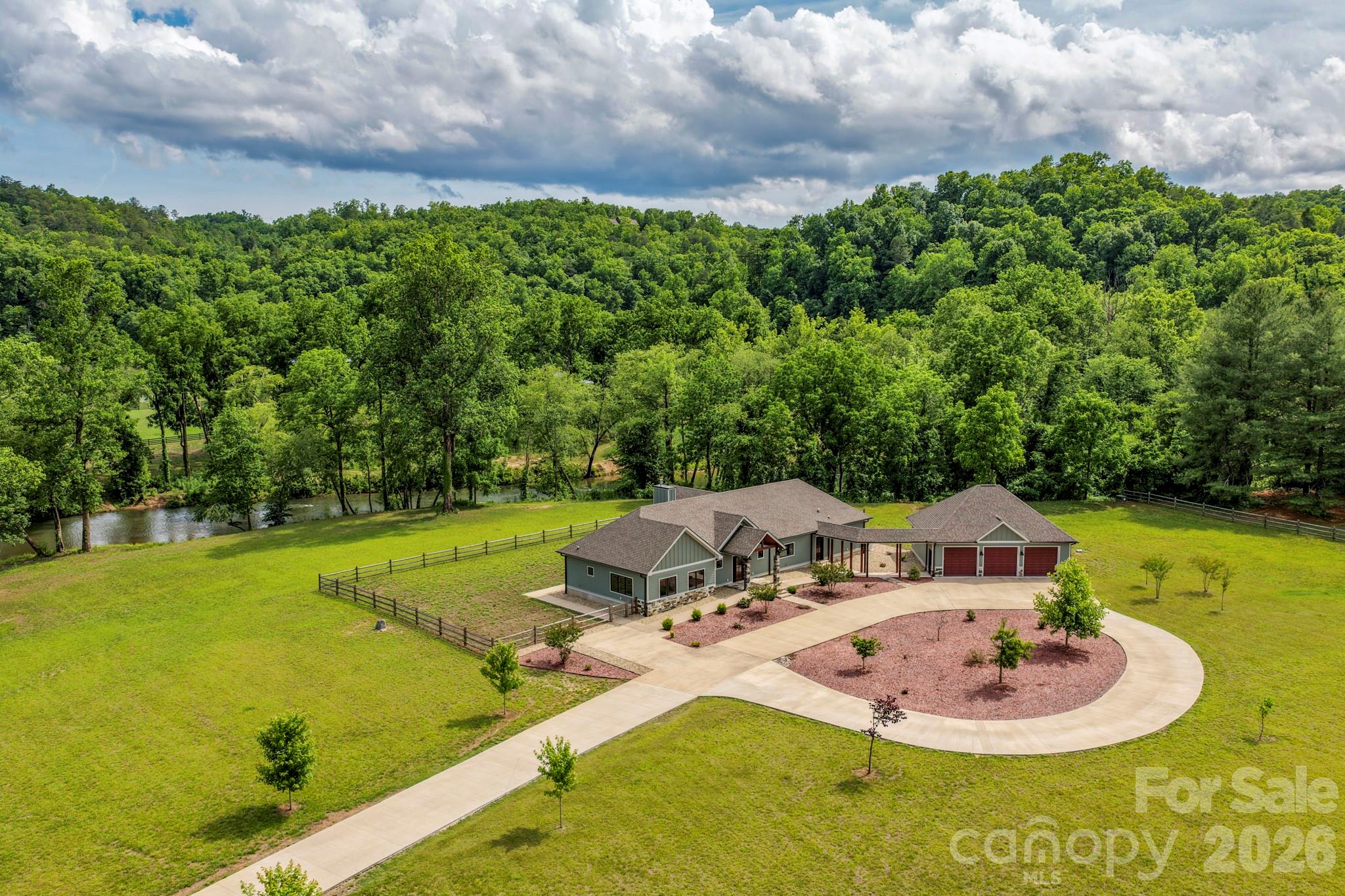 118 McOwenben Pass Property Photo 1