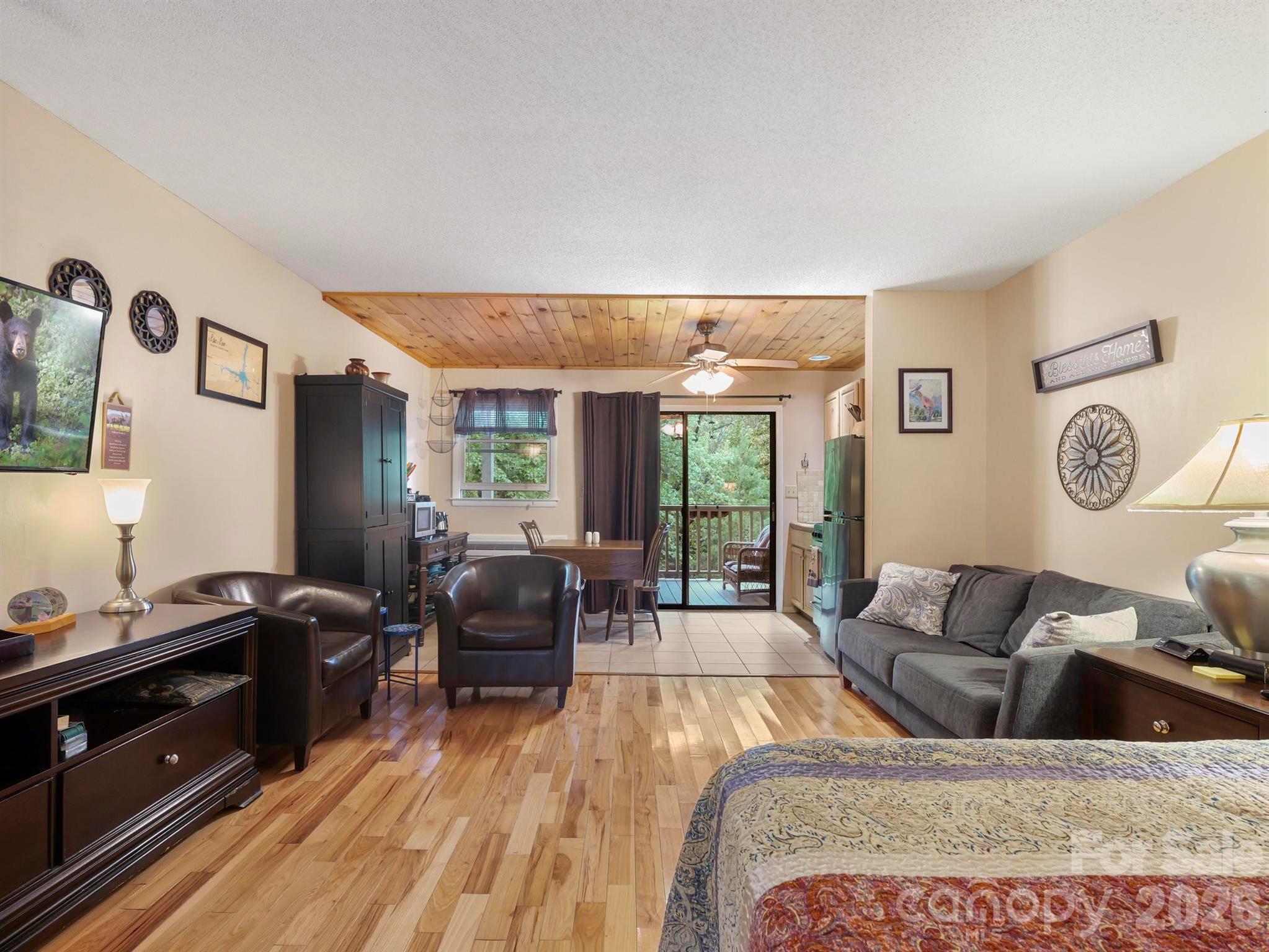 160 Whitney Boulevard 31 Property Photo 3