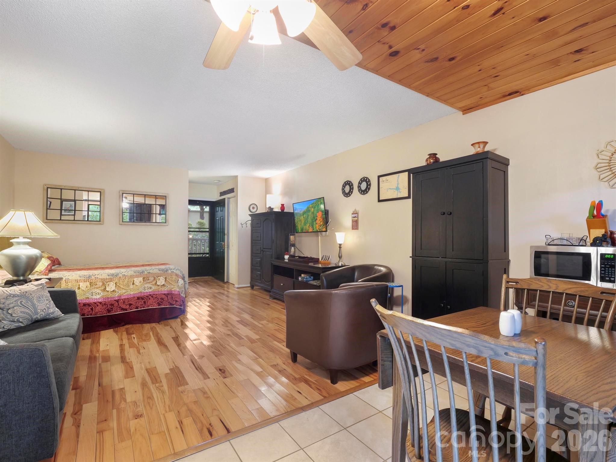 160 Whitney Boulevard 31 Property Photo 4