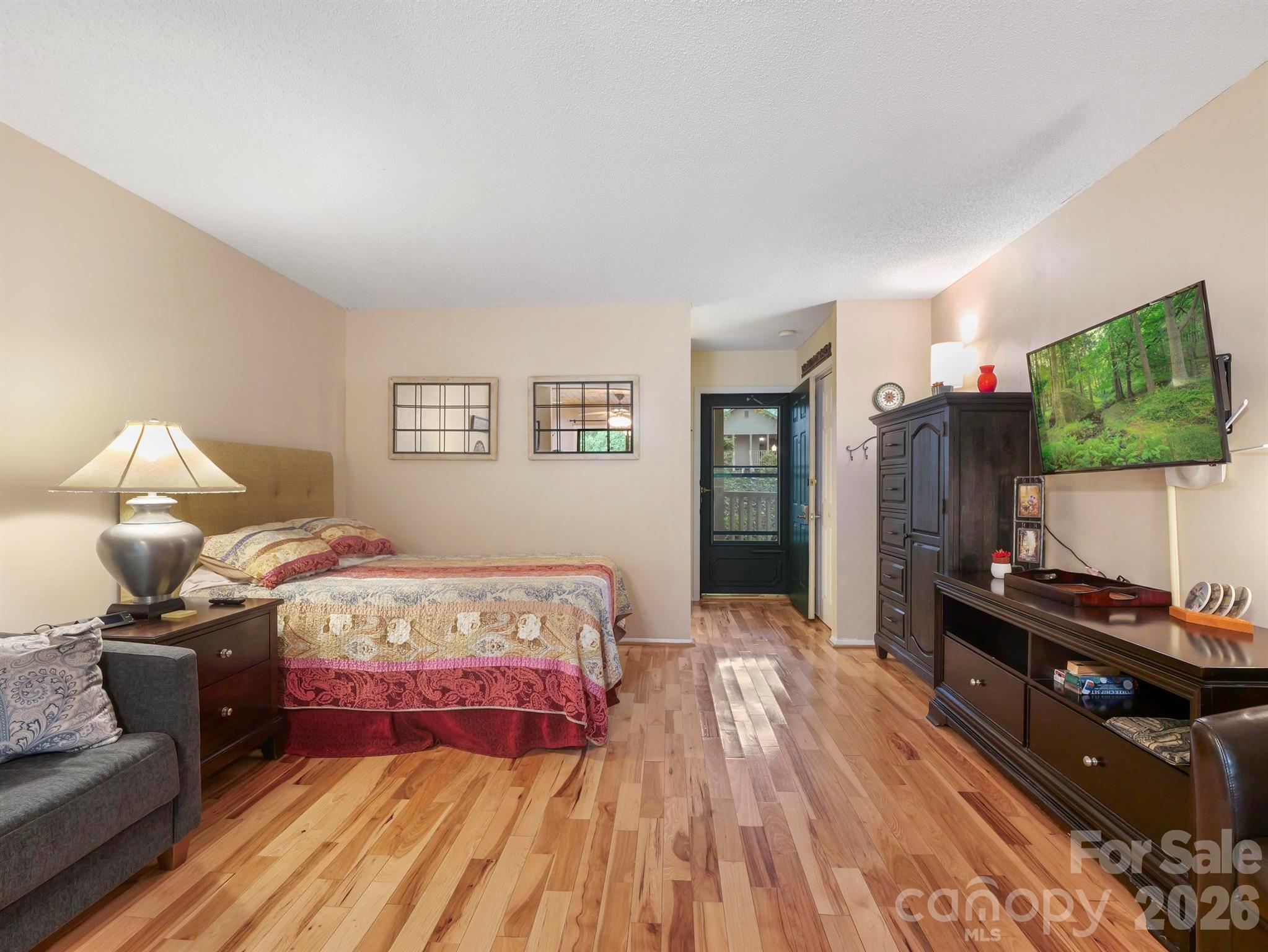 160 Whitney Boulevard 31 Property Photo 5