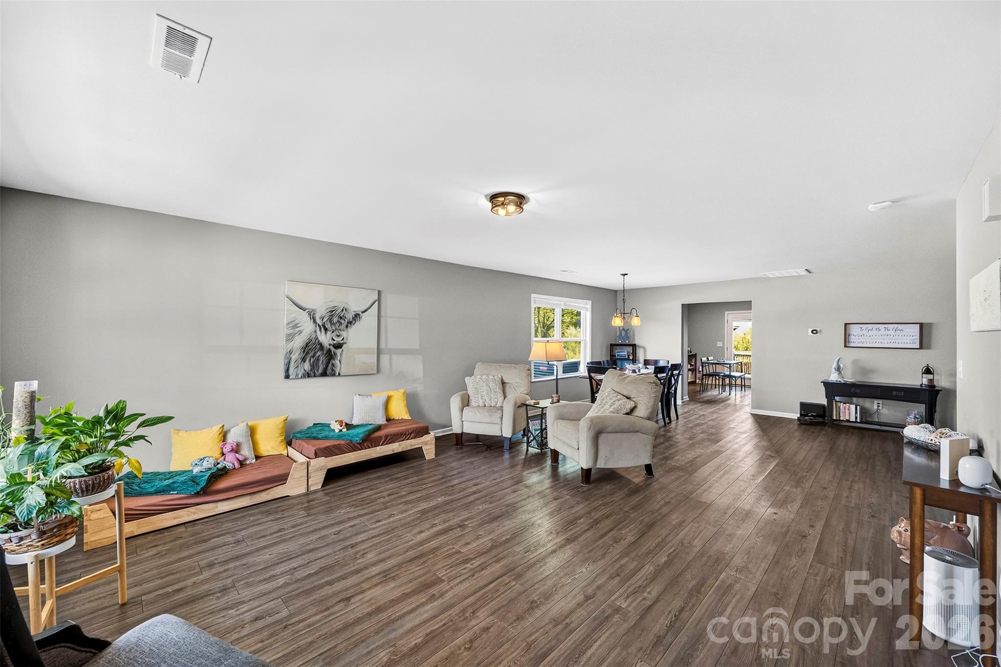 5045 Ashley Place Drive Property Photo 3
