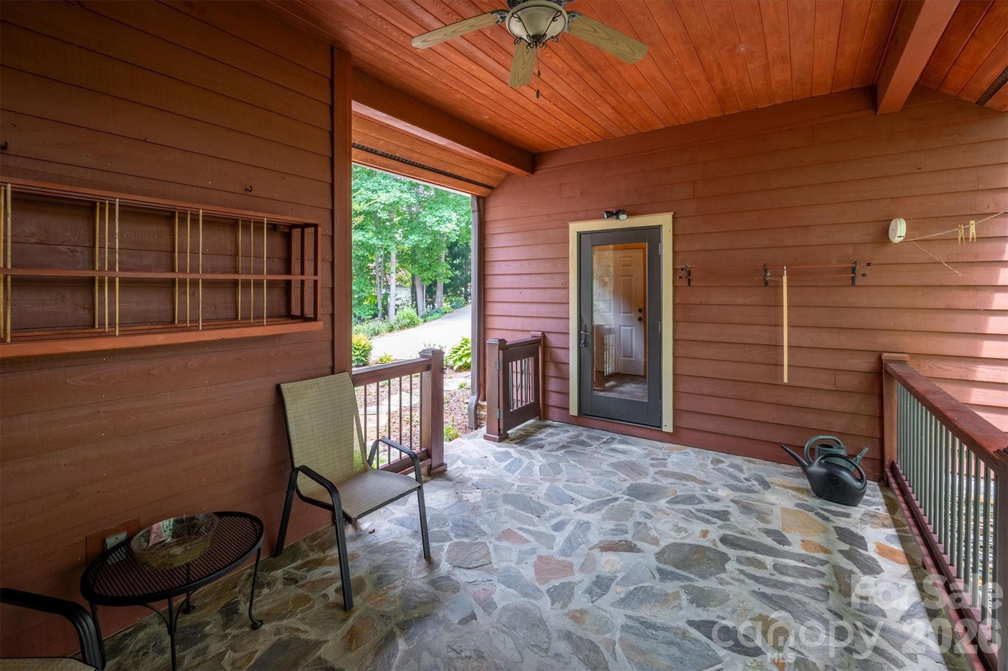 5162 Beech Bluff Drive Property Photo 6