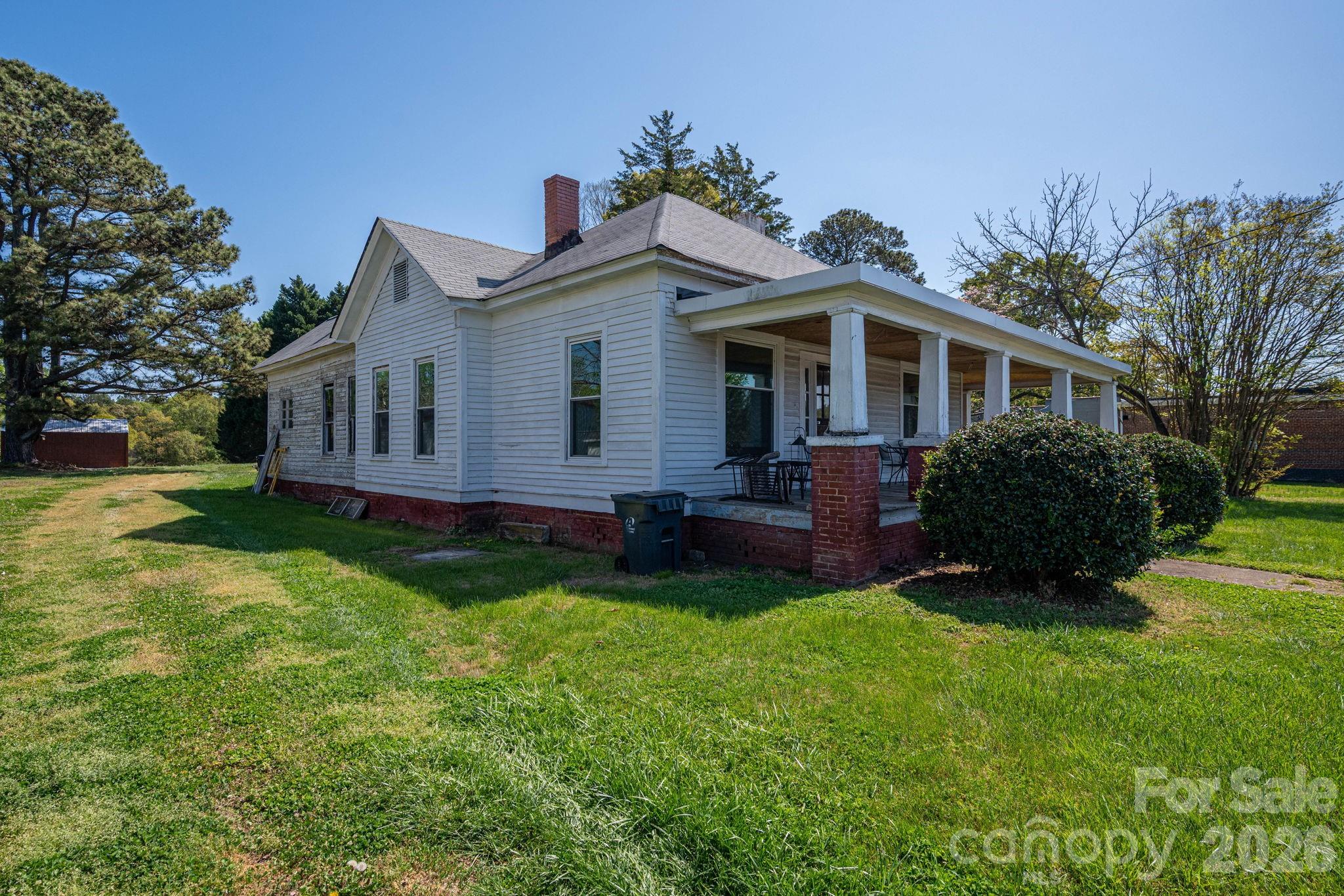 127 S Main Street Property Photo 6