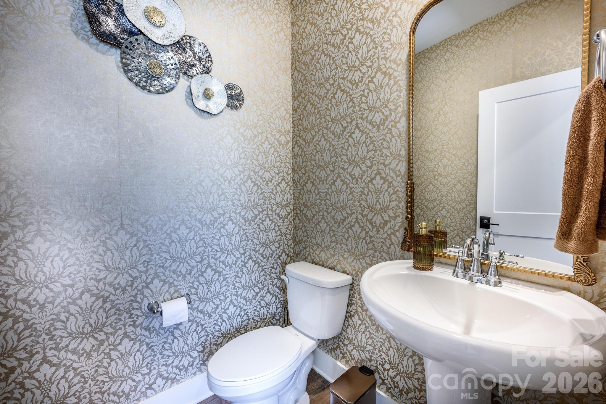 114 Glencoe Lane 102 Property Photo 12