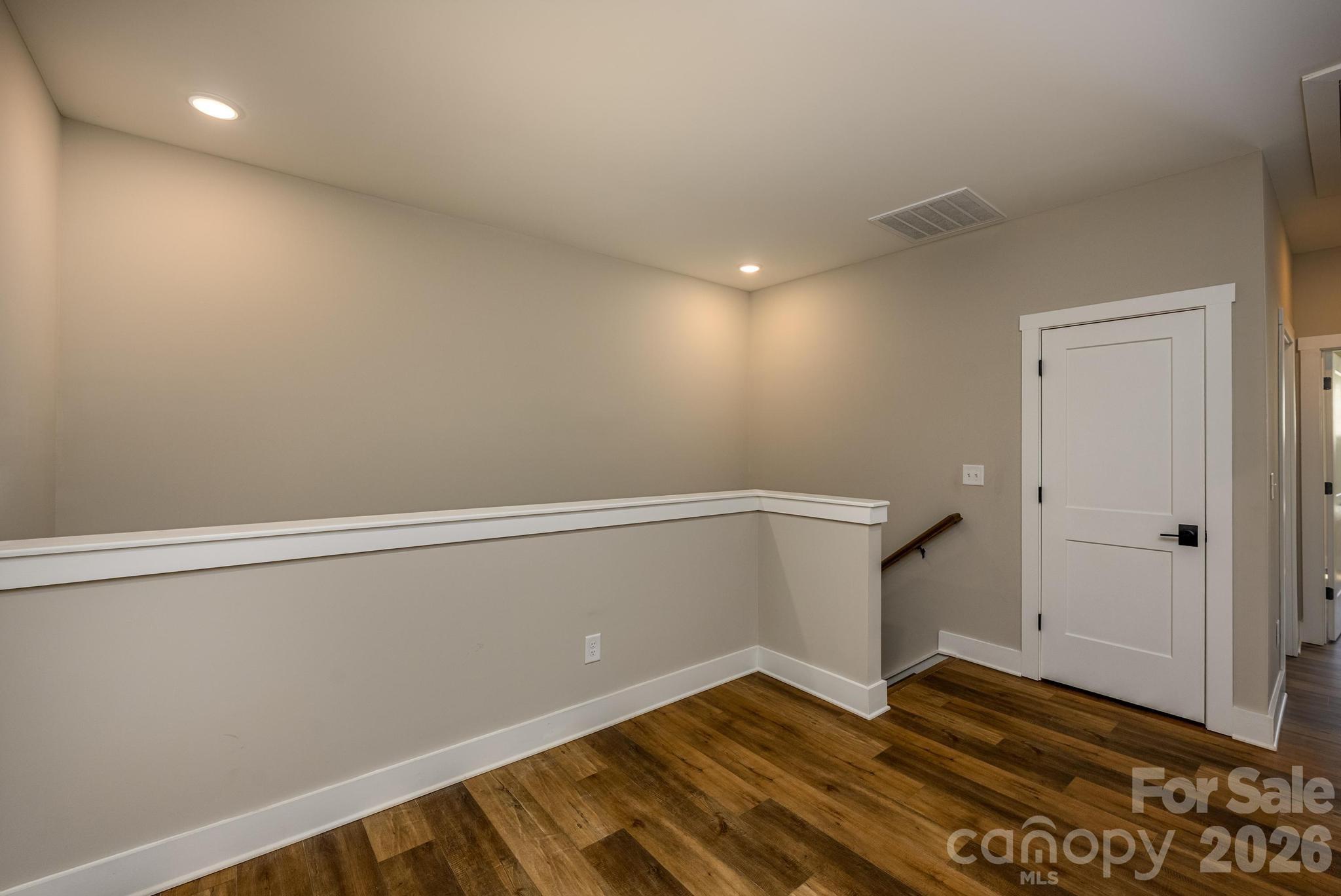 114 Glencoe Lane 102 Property Photo 15