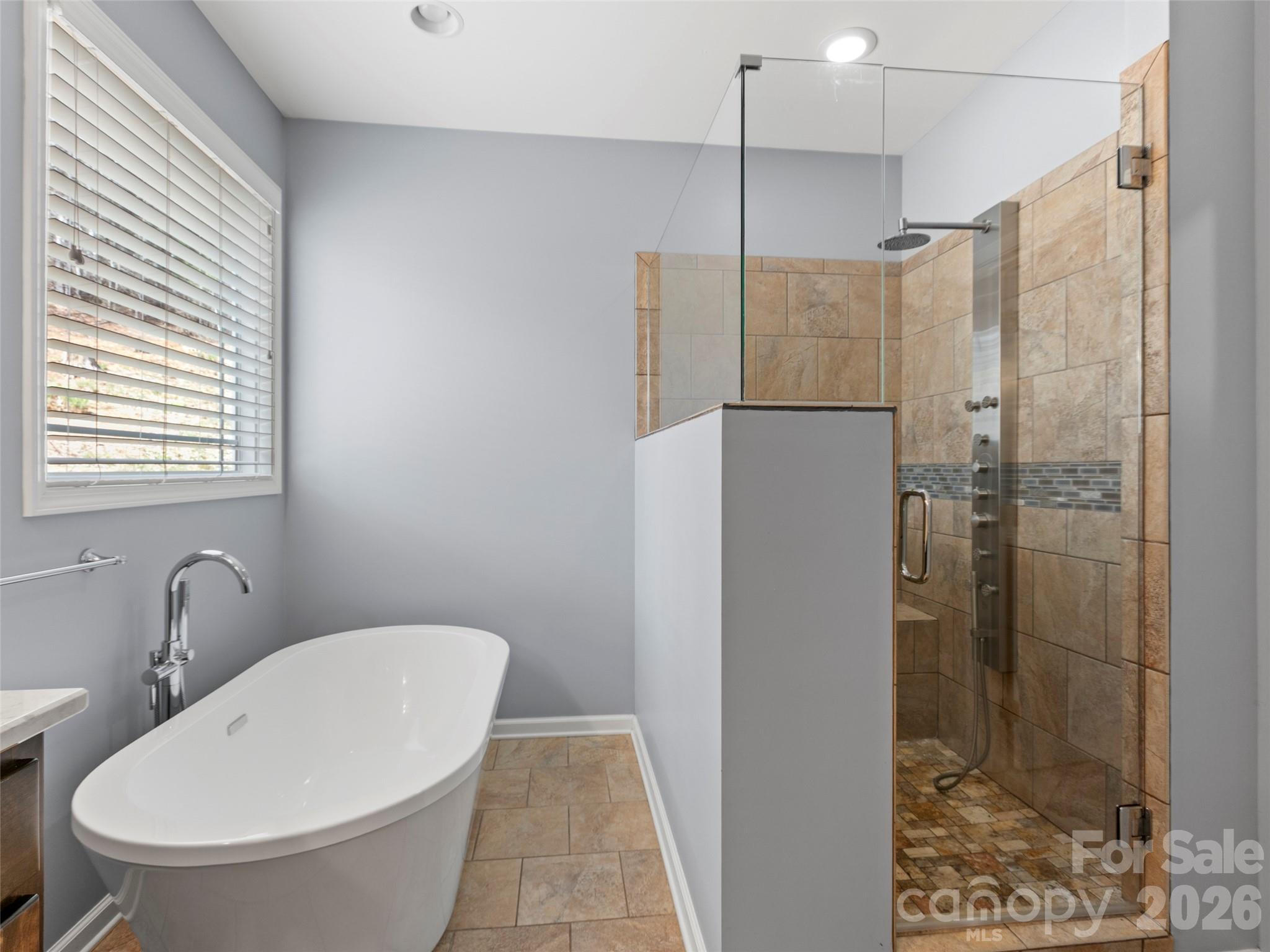 290 Sweetwater Hills Drive Property Photo 18