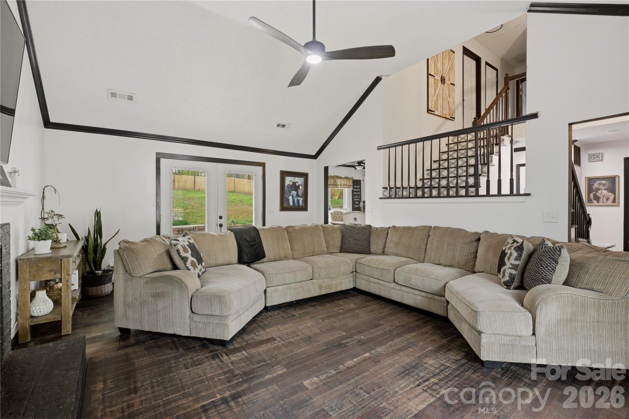 3616 Fair Oaks Place Property Photo 2