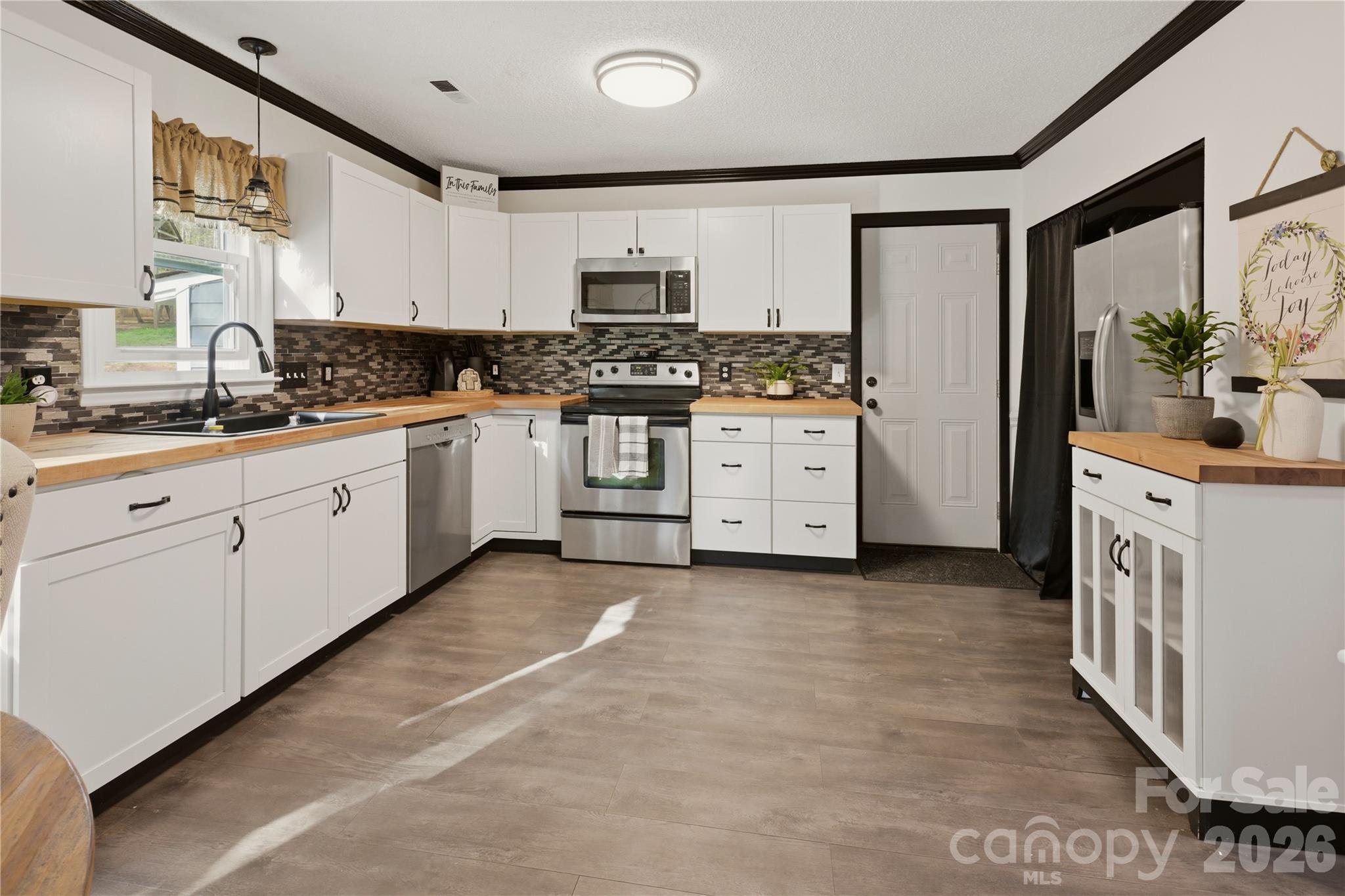3616 Fair Oaks Place Property Photo 3