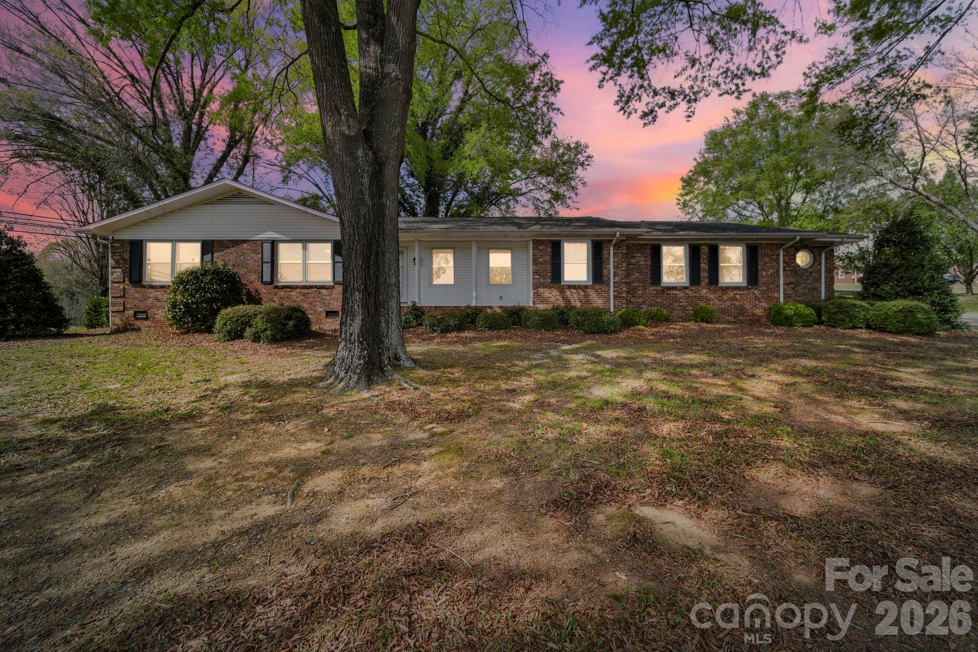 164 New York Avenue Property Photo 2