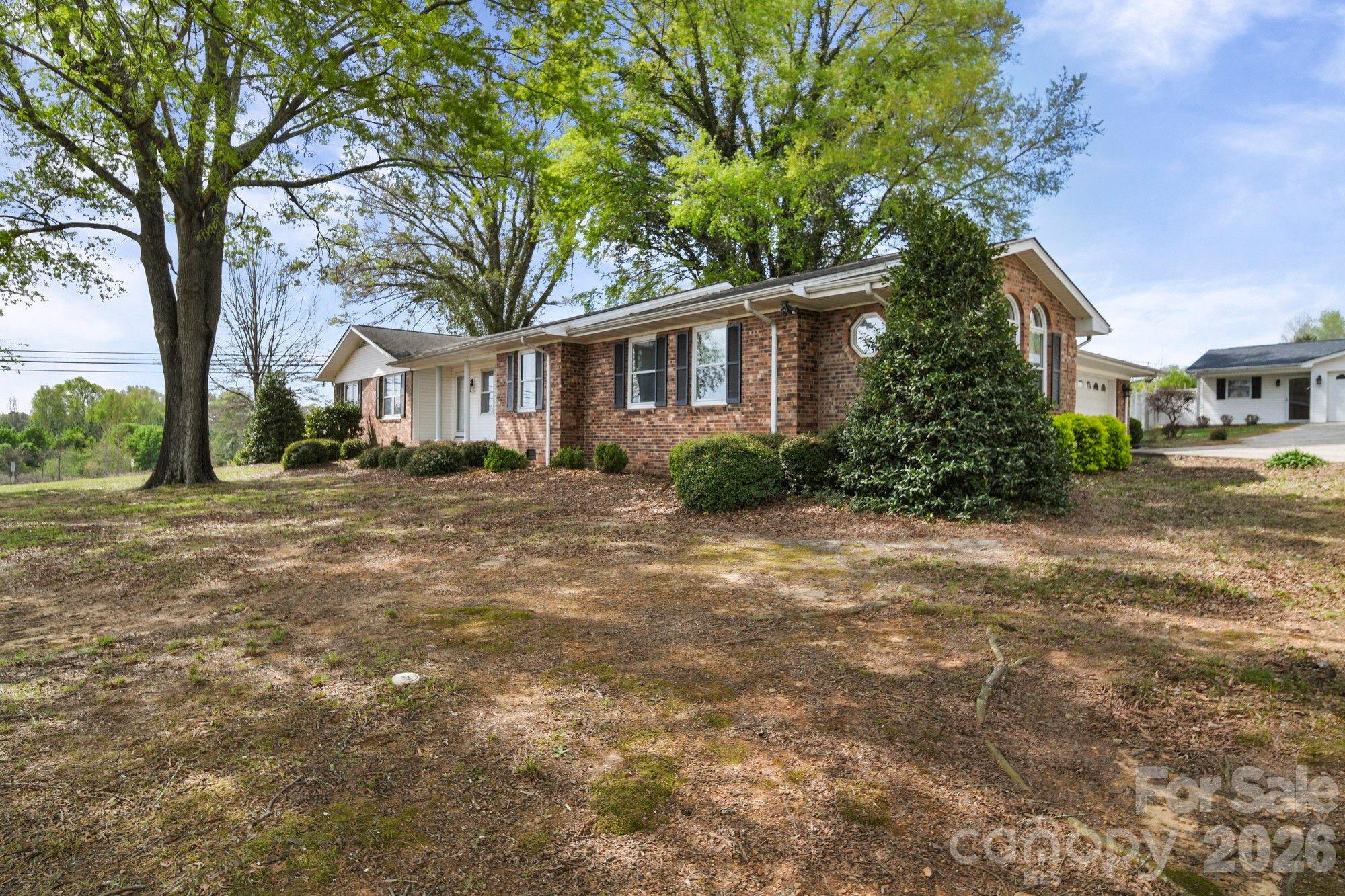 164 New York Avenue Property Photo 3