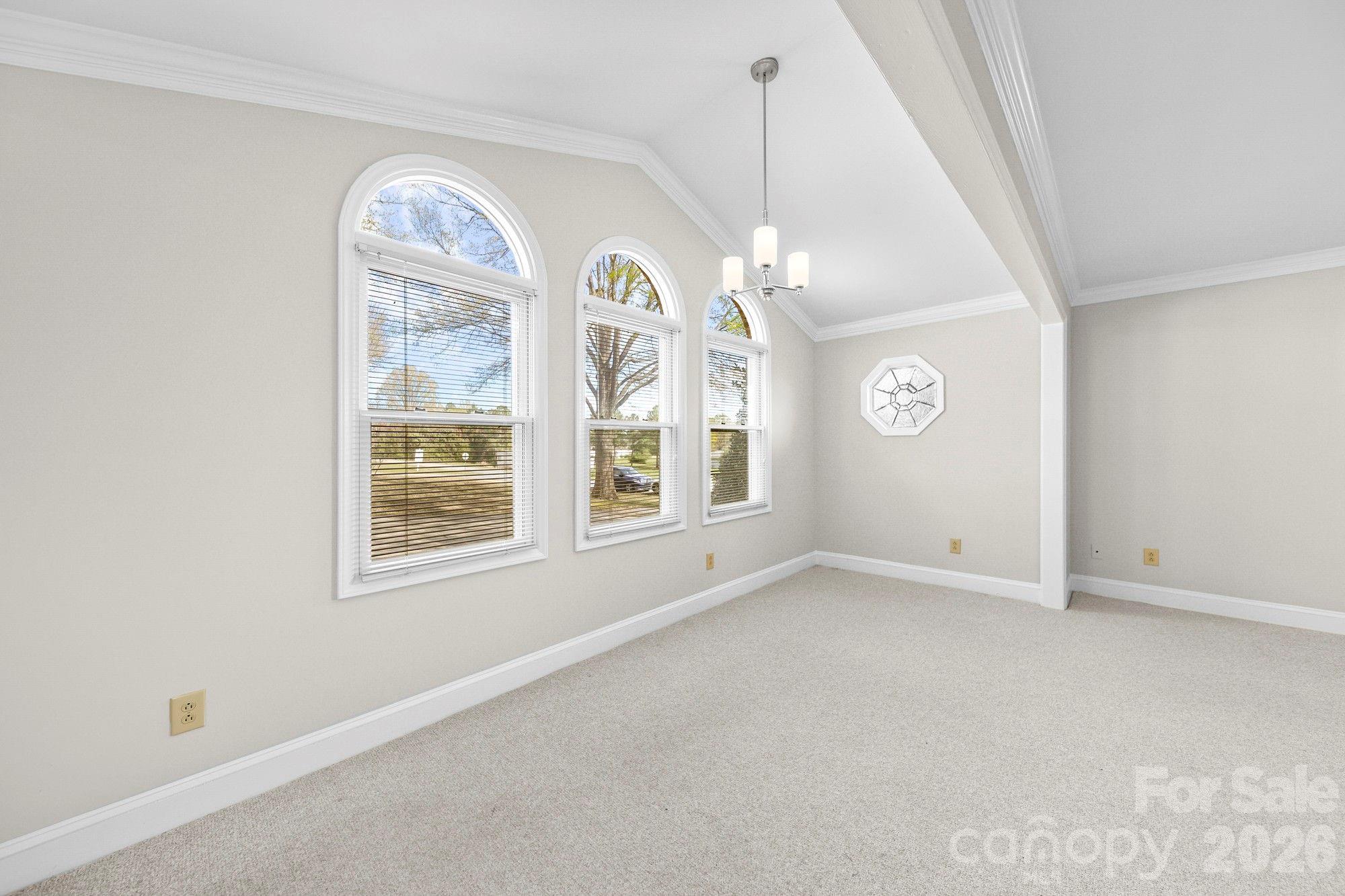 164 New York Avenue Property Photo 8