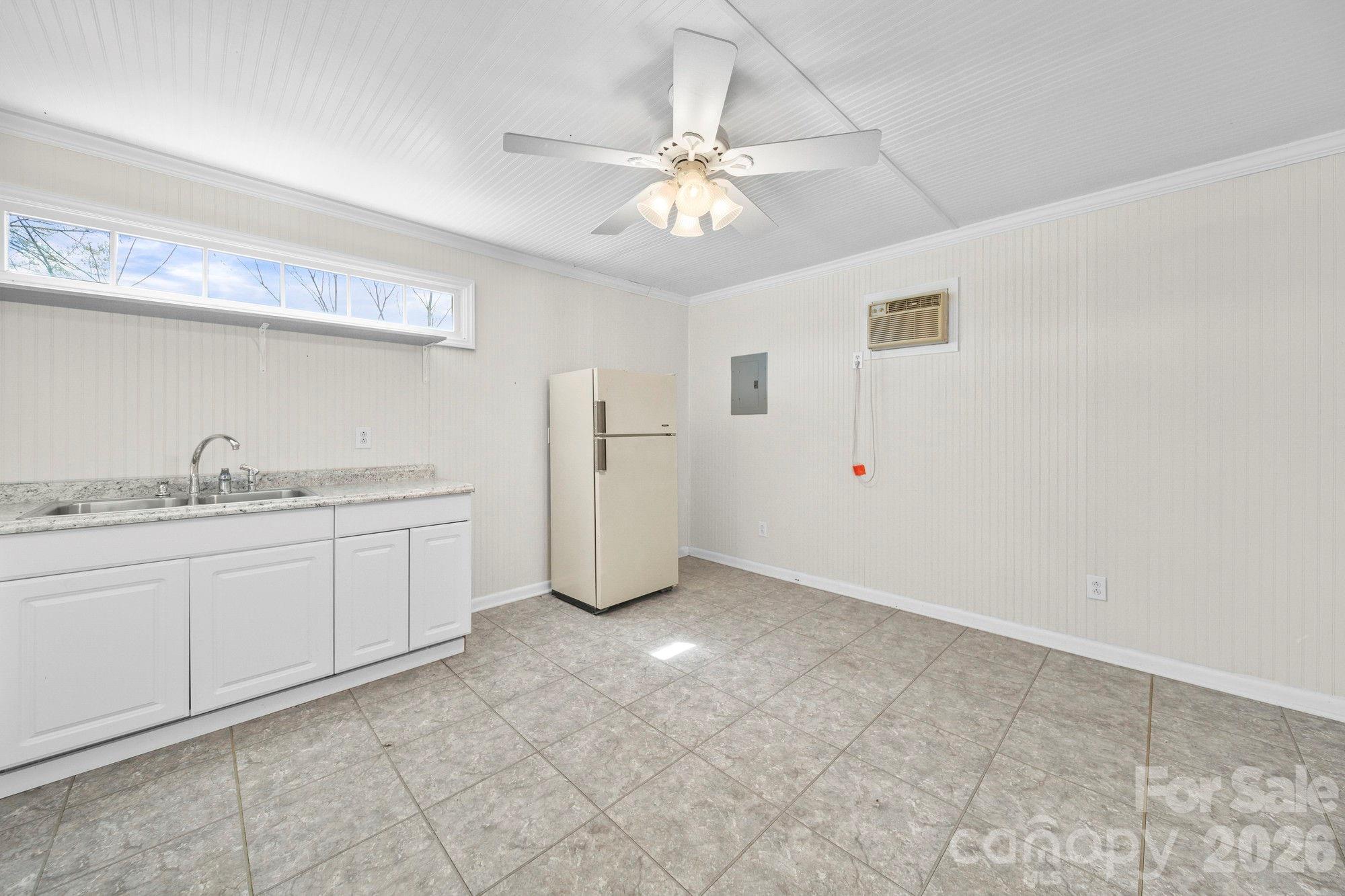 164 New York Avenue Property Photo 31