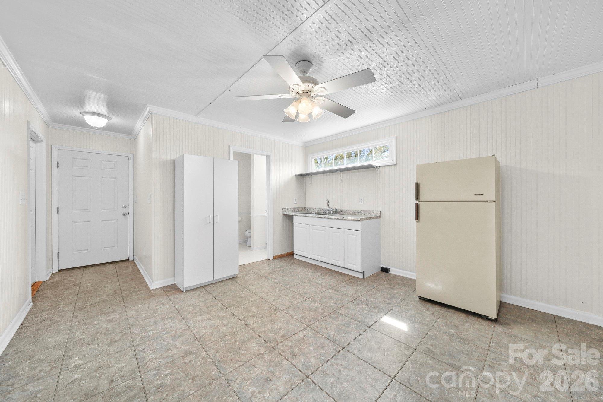 164 New York Avenue Property Photo 32