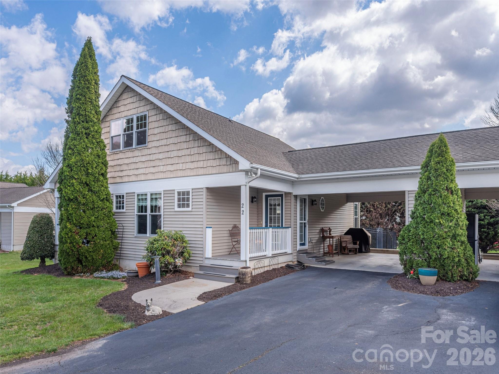 22 Cottage Loop Property Photo 1