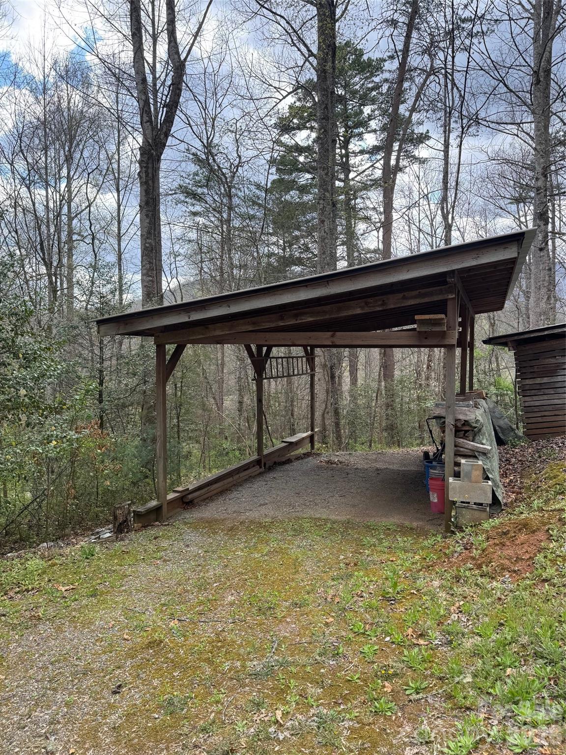 315 N River Road Property Photo 31