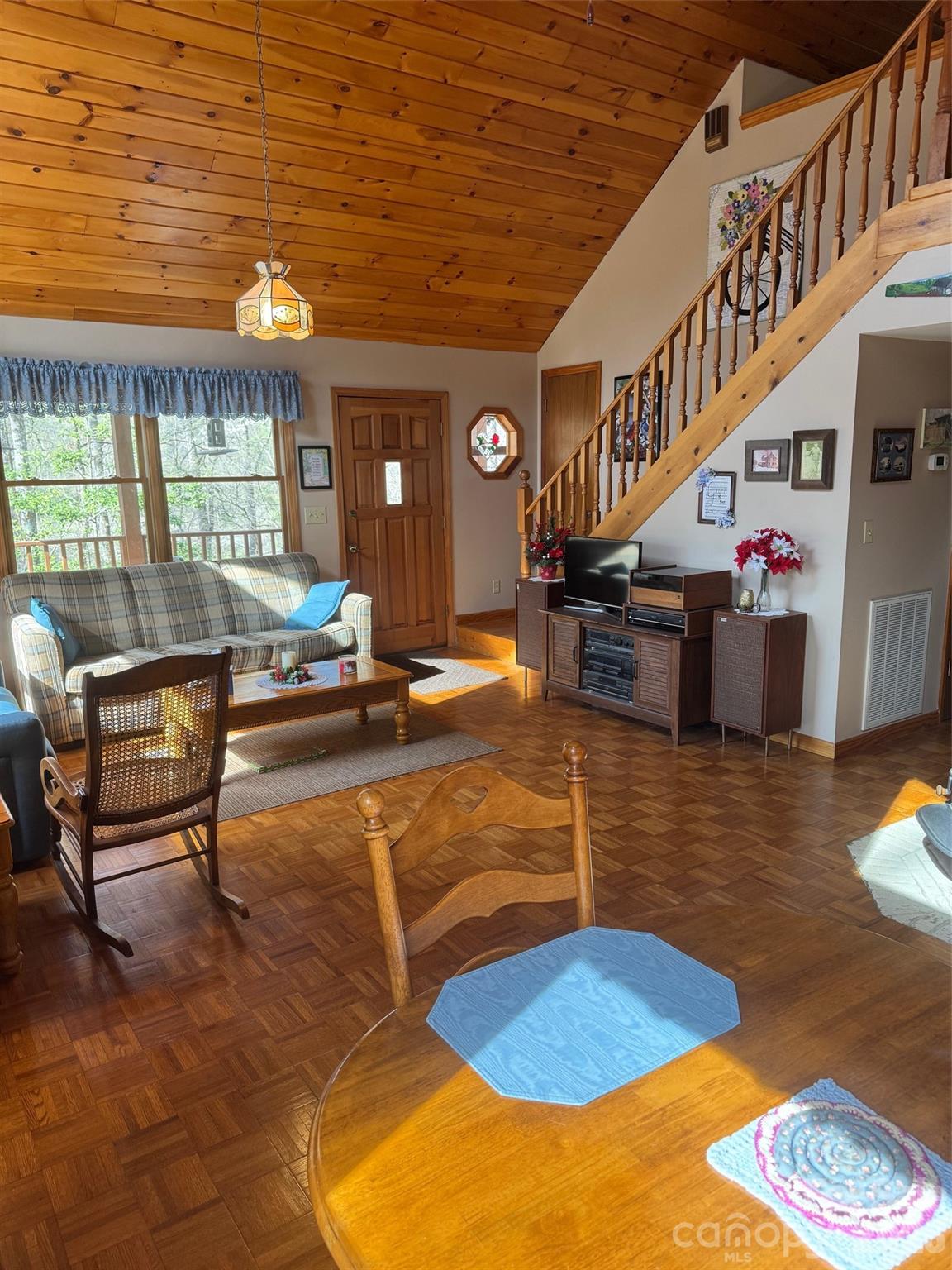 315 N River Road Property Photo 45