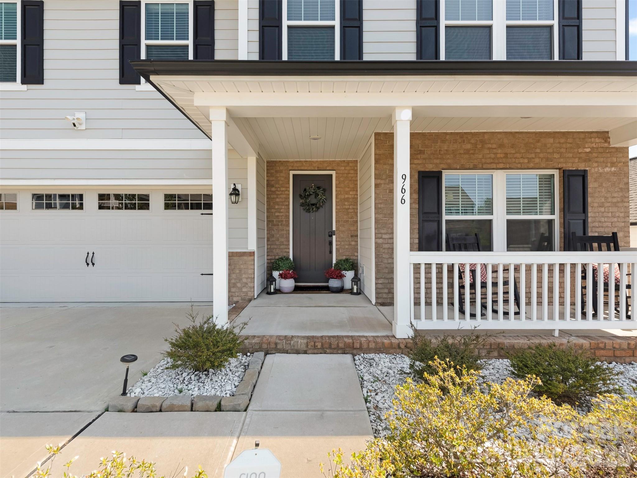 966 Scotch Meadows Loop Property Photo 3