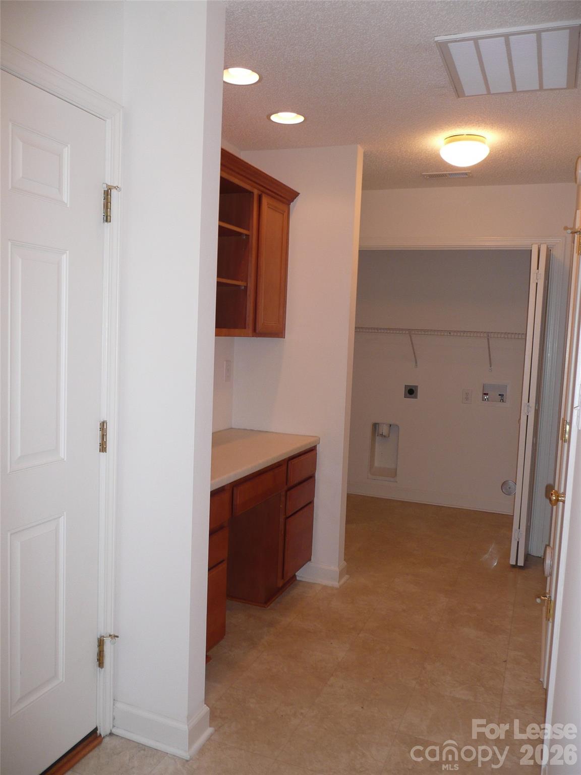 115 Clusters Circle Property Photo 3