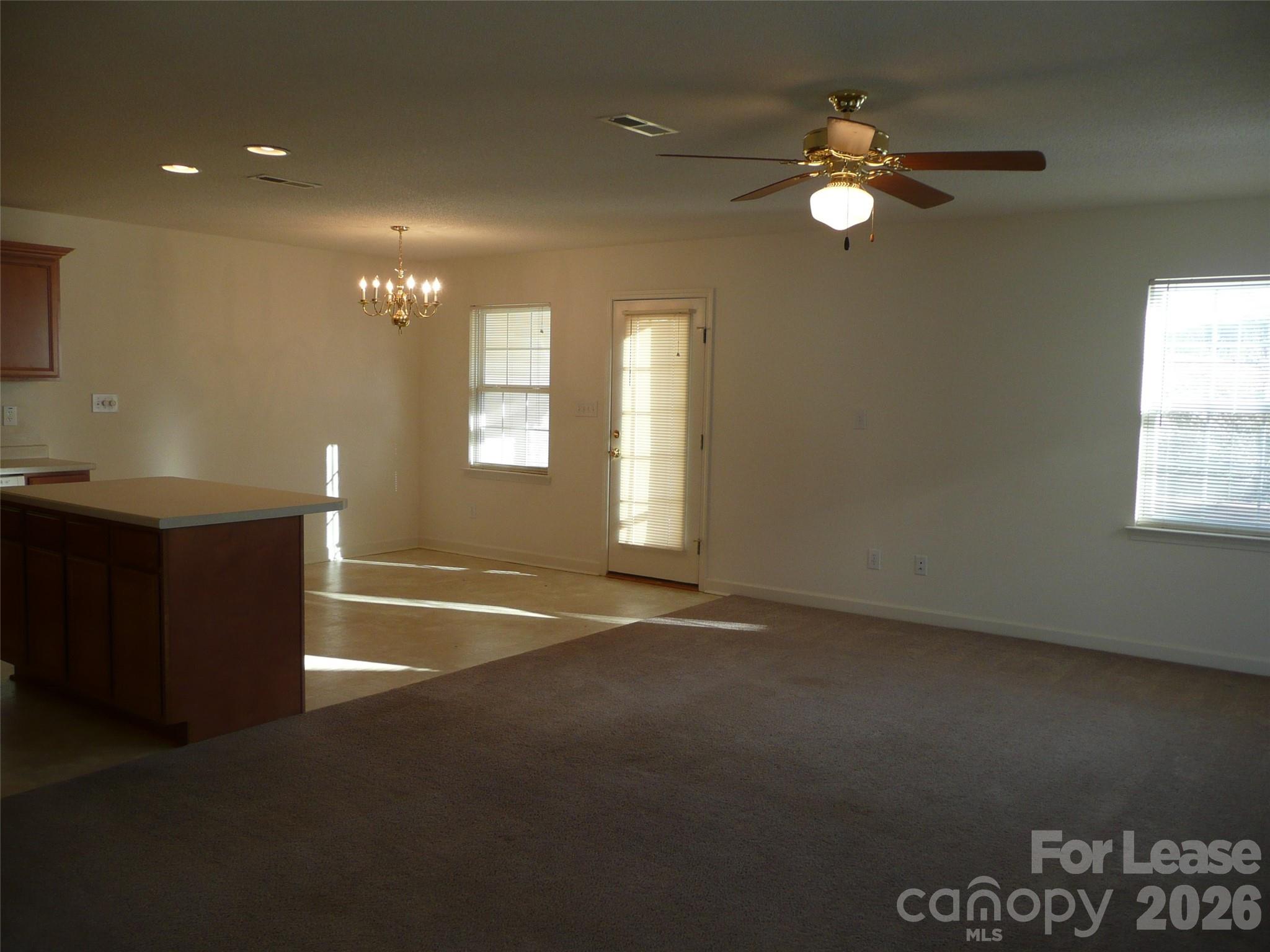 115 Clusters Circle Property Photo 4
